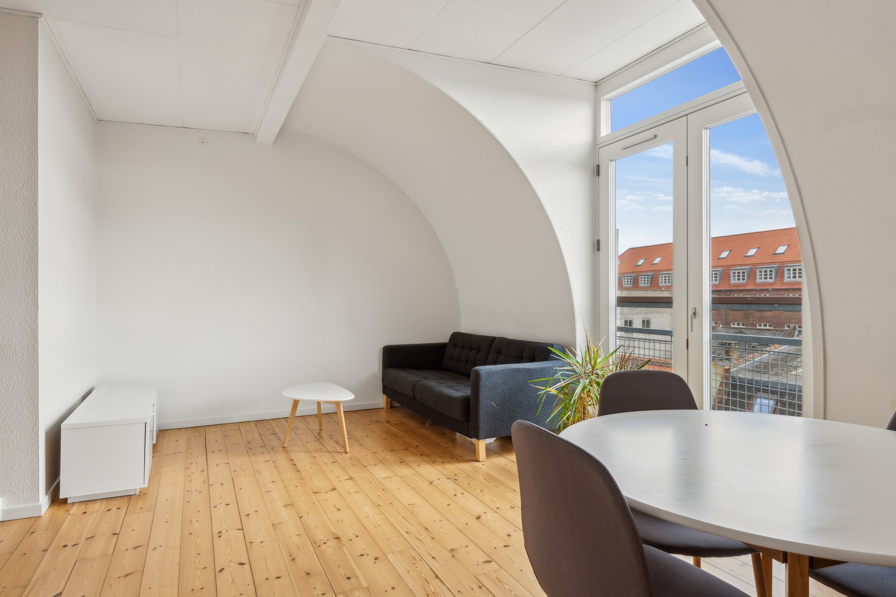 Fremhævet stue billede i fuldskærmstilstand. Billede af Vesterå 9, 4. tv., 9000 Aalborg