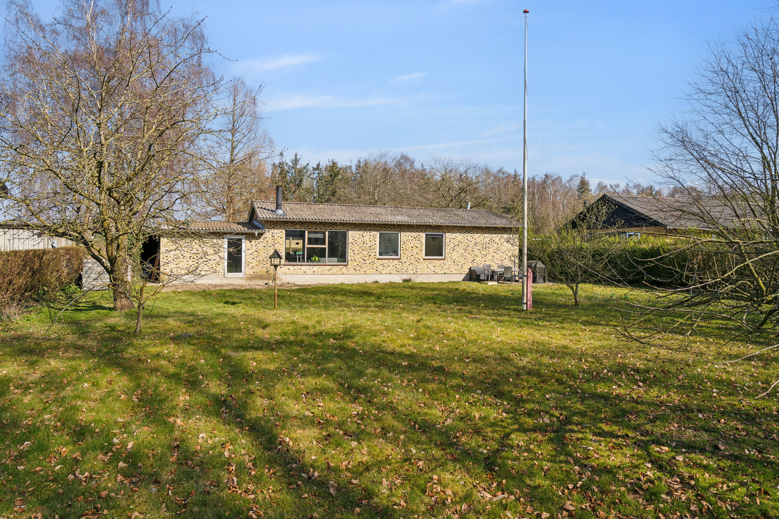Fremhævet set fra haven billede i fuldskærmstilstand. Billede af Mullerupvej 15, Langtved, 5540 Ullerslev