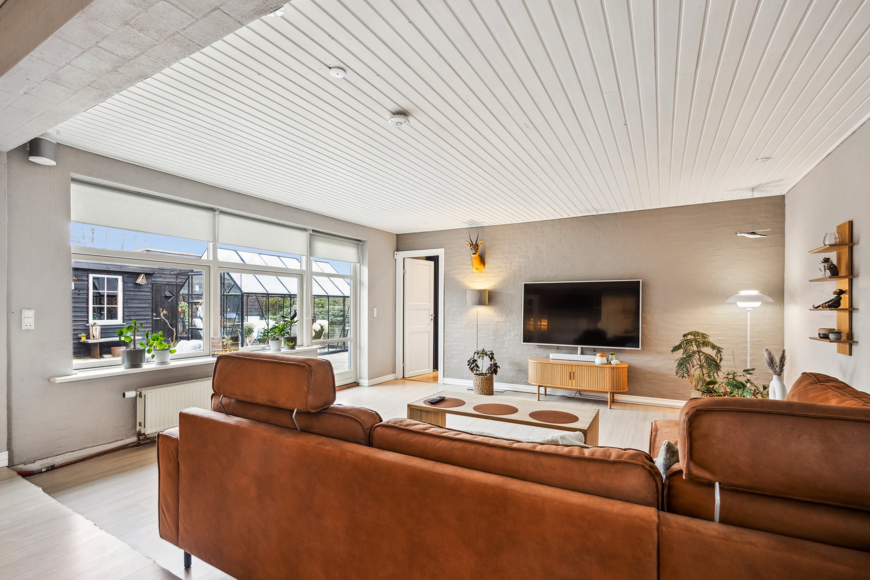 Fremhævet stue billede i fuldskærmstilstand. Billede af Bollen 14, 9362 Gandrup