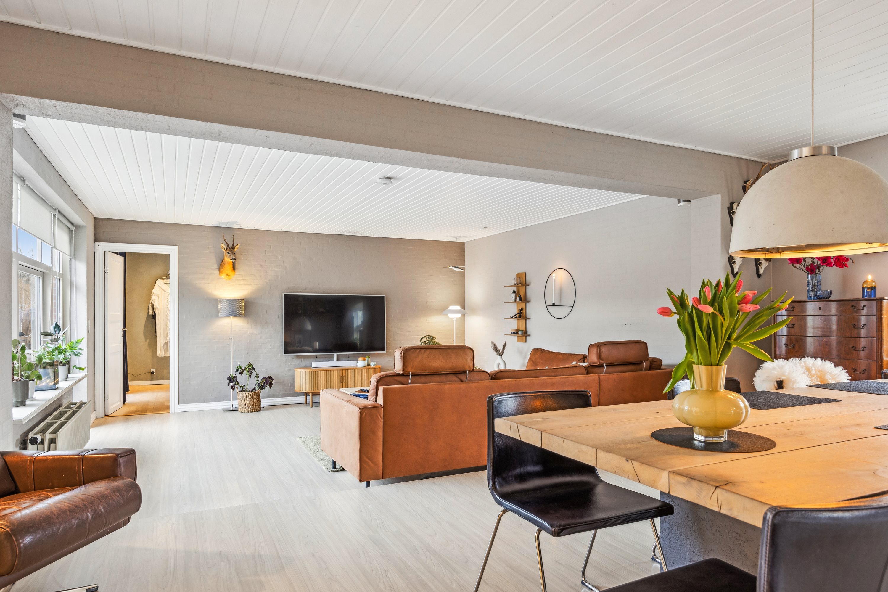 Fremhævet stue billede i fuldskærmstilstand. Billede af Bollen 14, 9362 Gandrup