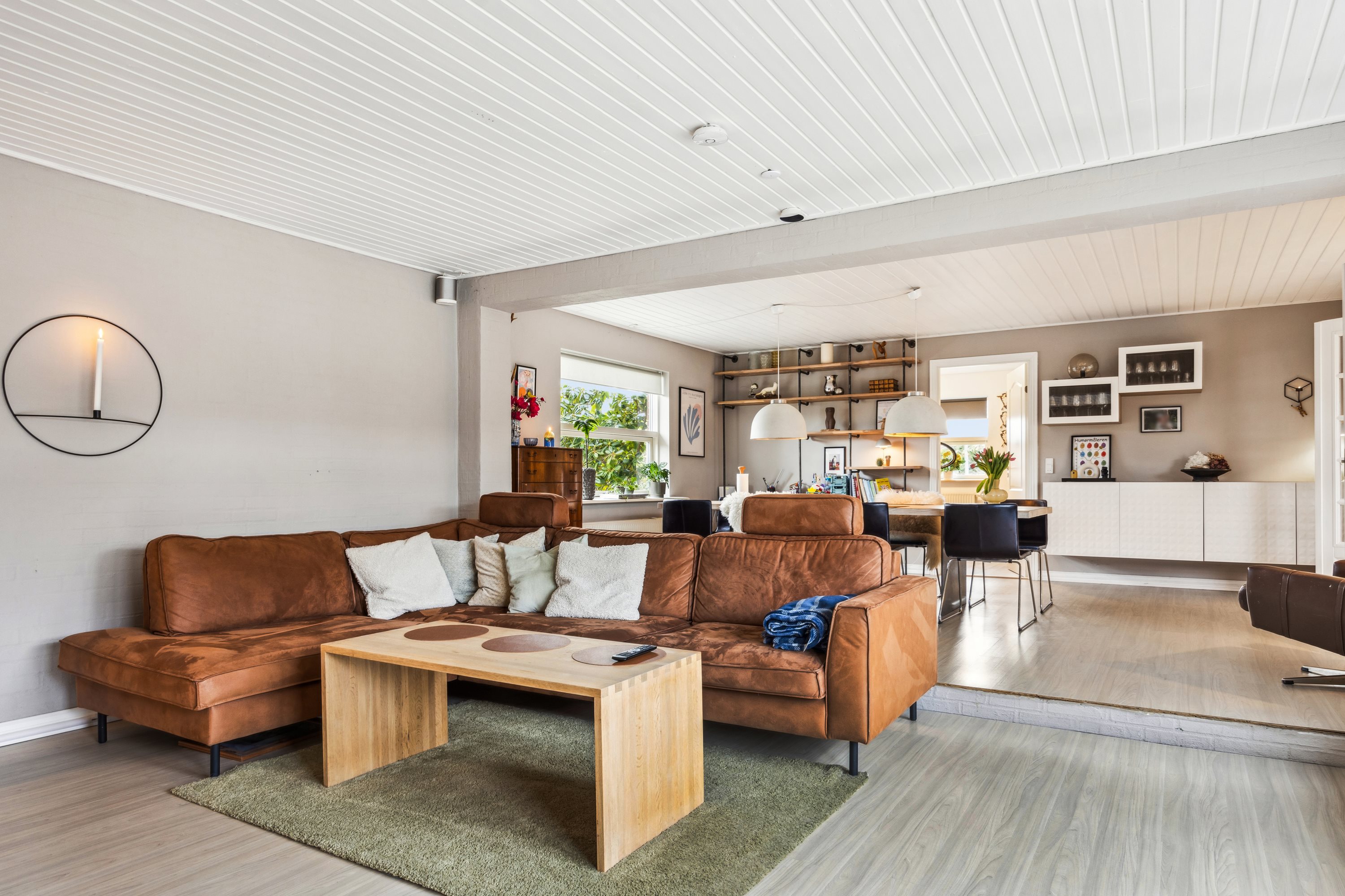 Fremhævet stue billede i fuldskærmstilstand. Billede af Bollen 14, 9362 Gandrup