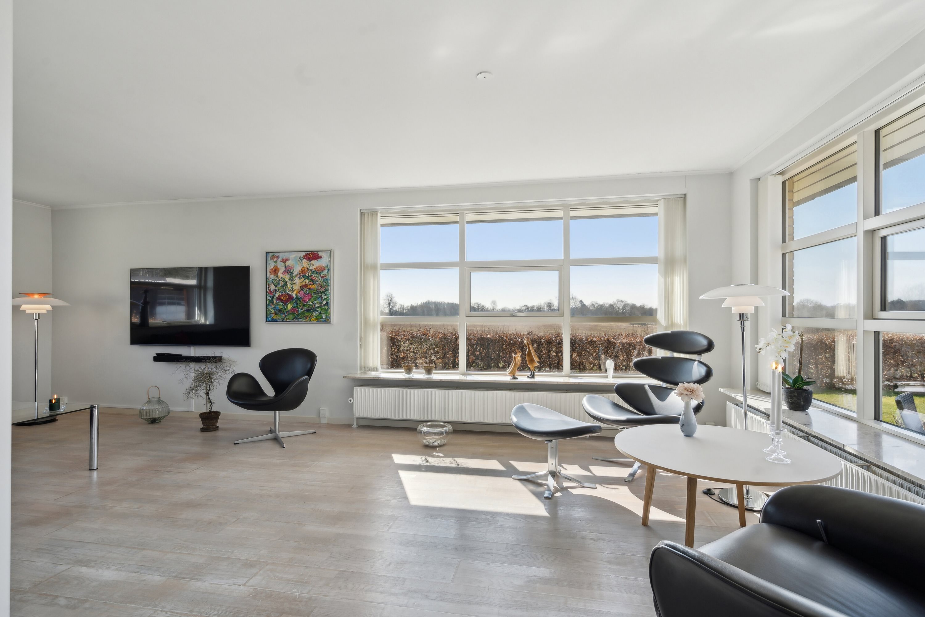 Fremhævet stue billede i fuldskærmstilstand. Billede af Trappehavevej 6, Tved, 5700 Svendborg