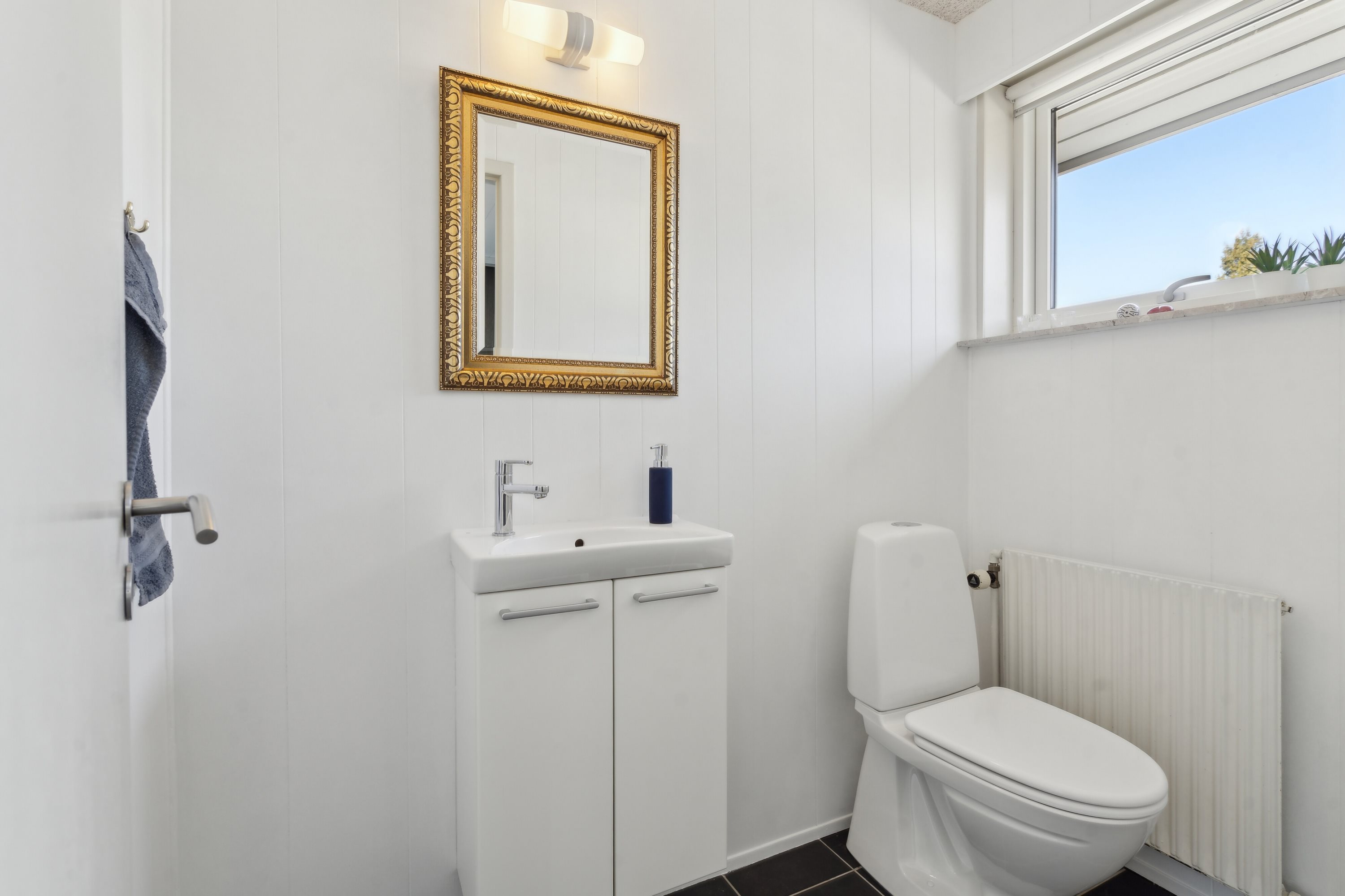 Fremhævet badeværelse billede i fuldskærmstilstand. Billede af Trappehavevej 6, Tved, 5700 Svendborg