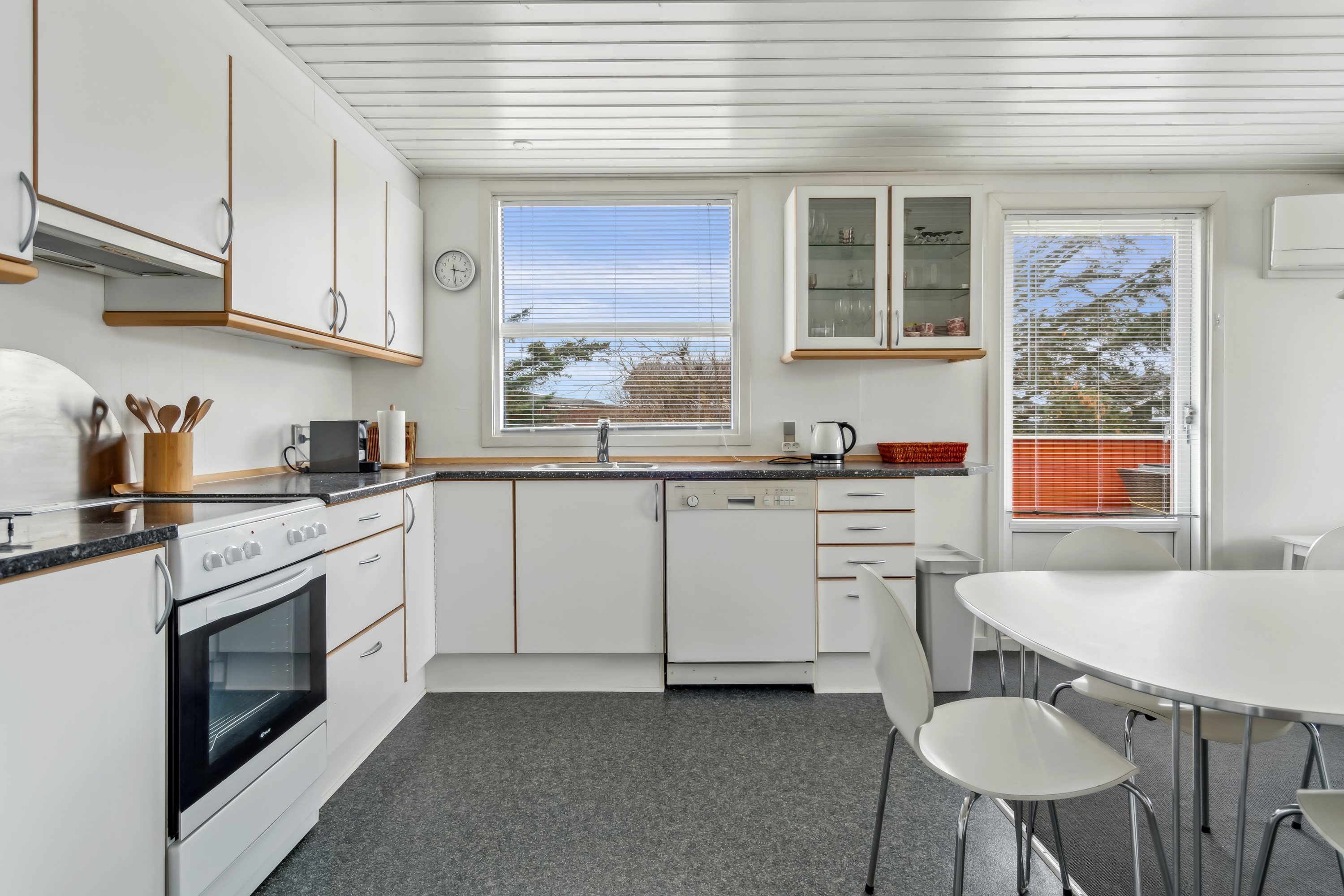 Fremhævet køkken billede i fuldskærmstilstand. Billede af Pynten 3, Tornby, 9850 Hirtshals