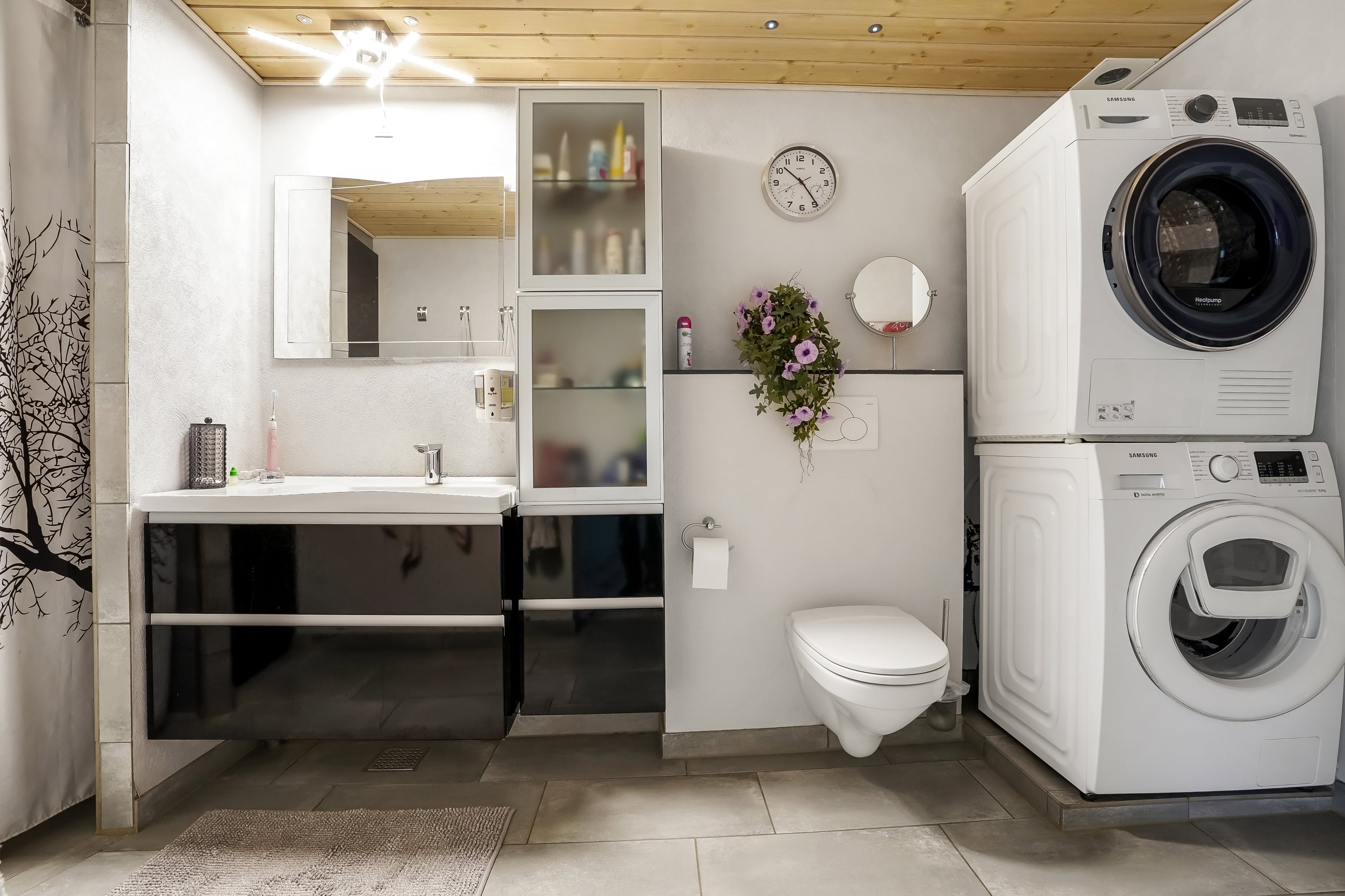 Fremhævet toilet billede i fuldskærmstilstand. Billede af Stationsvej 27, Filskov, 7200 Grindsted