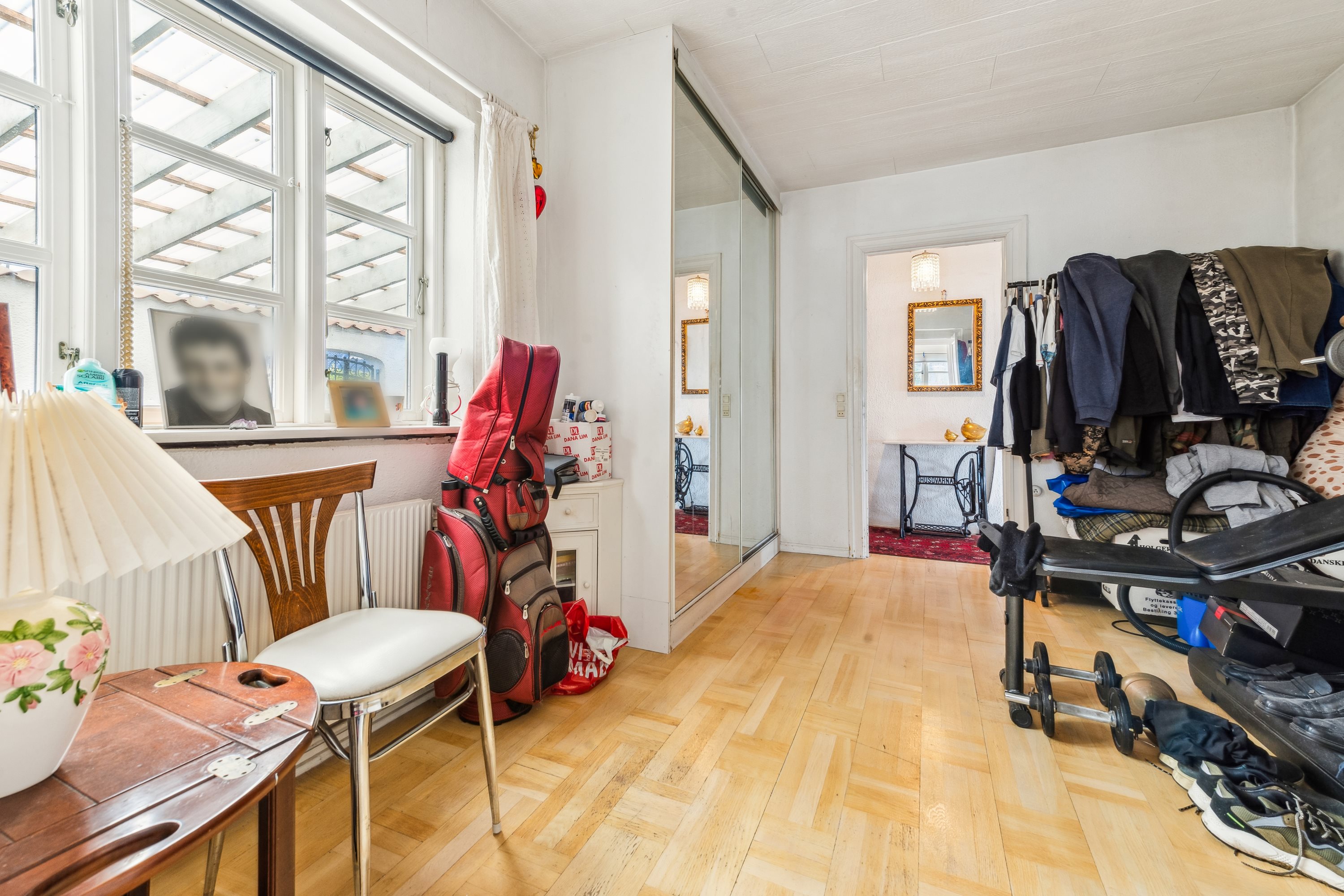 Fremhævet stue billede i fuldskærmstilstand. Billede af Niels Pedersensvej 25, 2670 Greve