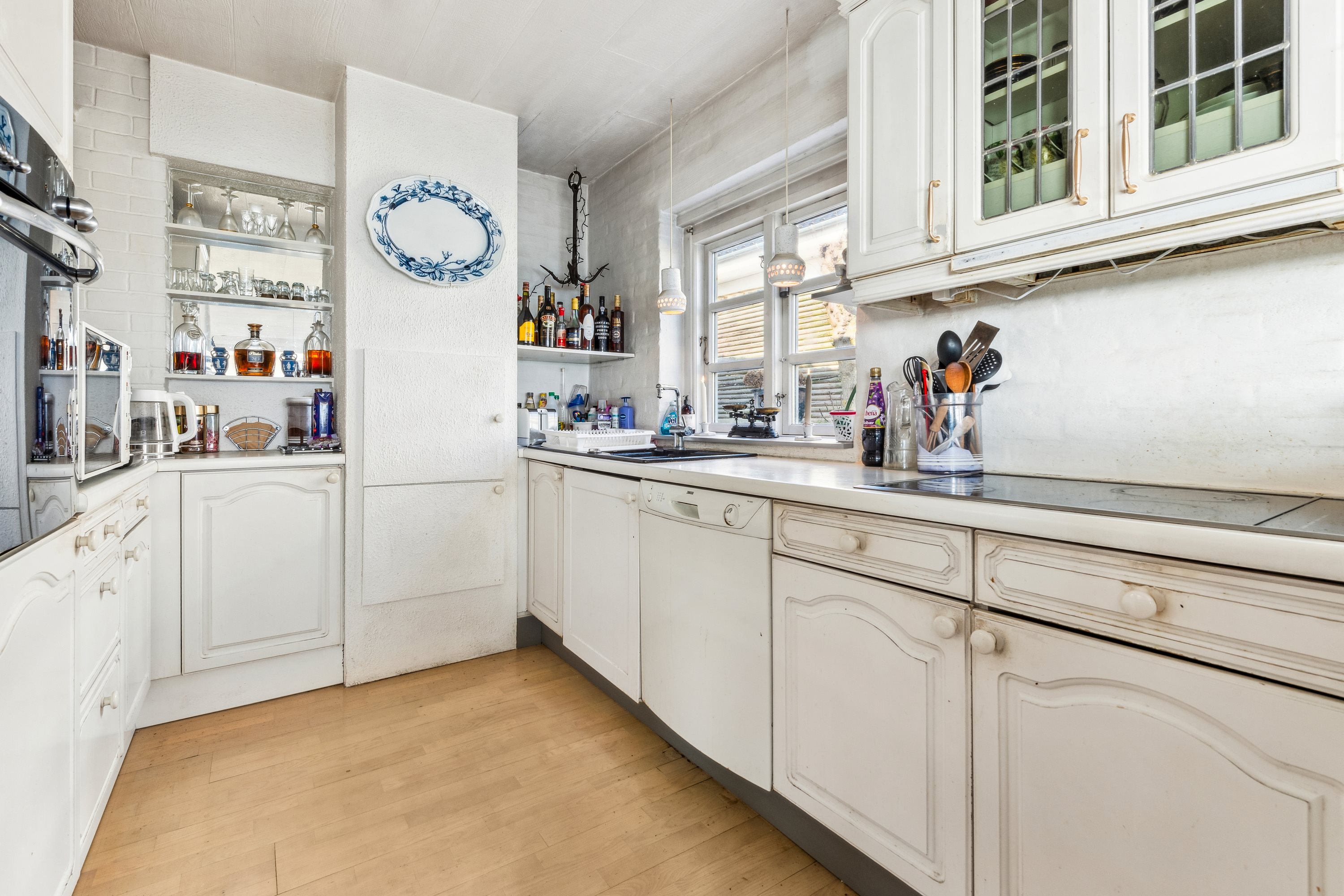 Fremhævet køkken billede i fuldskærmstilstand. Billede af Niels Pedersensvej 25, 2670 Greve