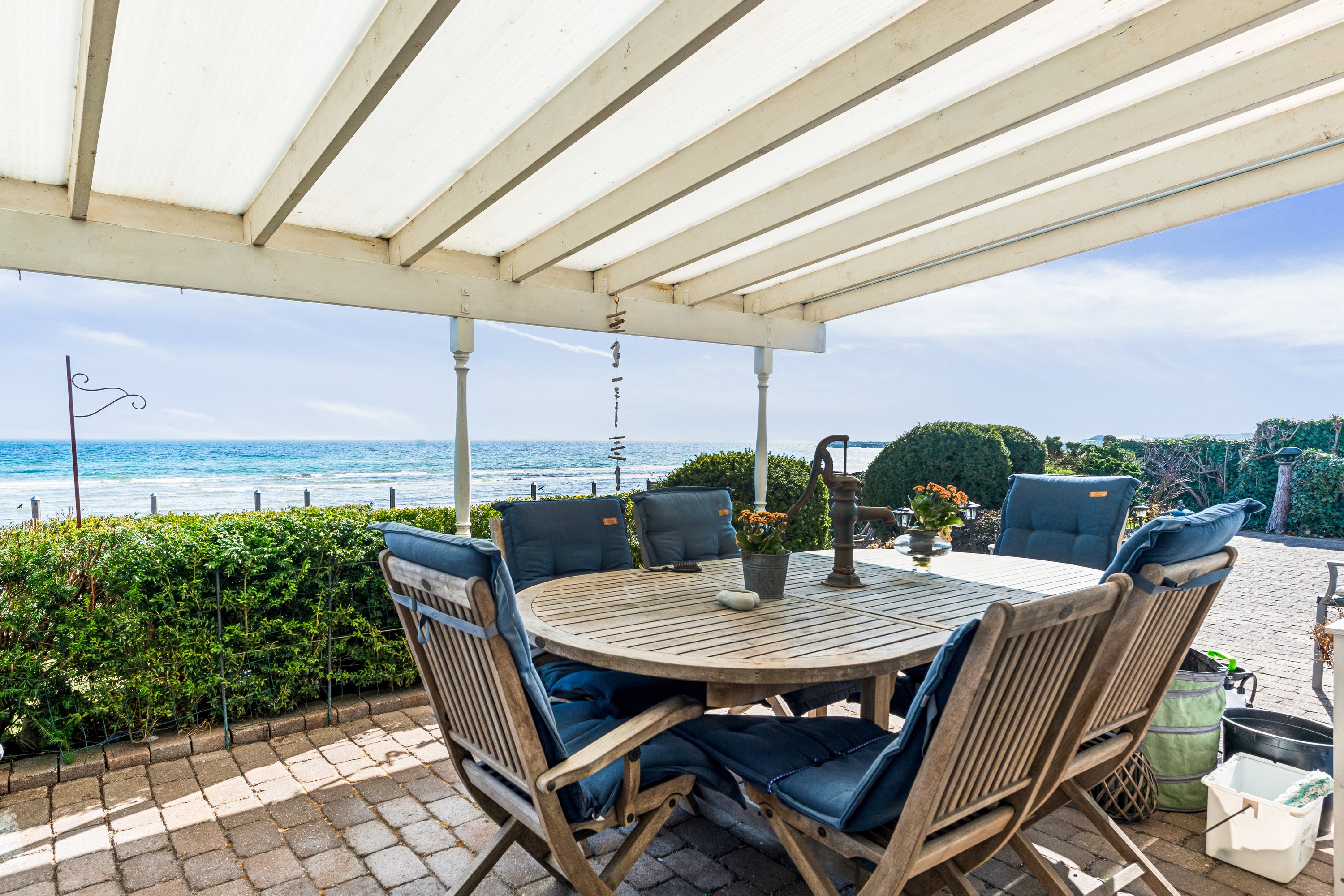 Fremhævet terrasse billede i fuldskærmstilstand. Billede af Niels Pedersensvej 25, 2670 Greve