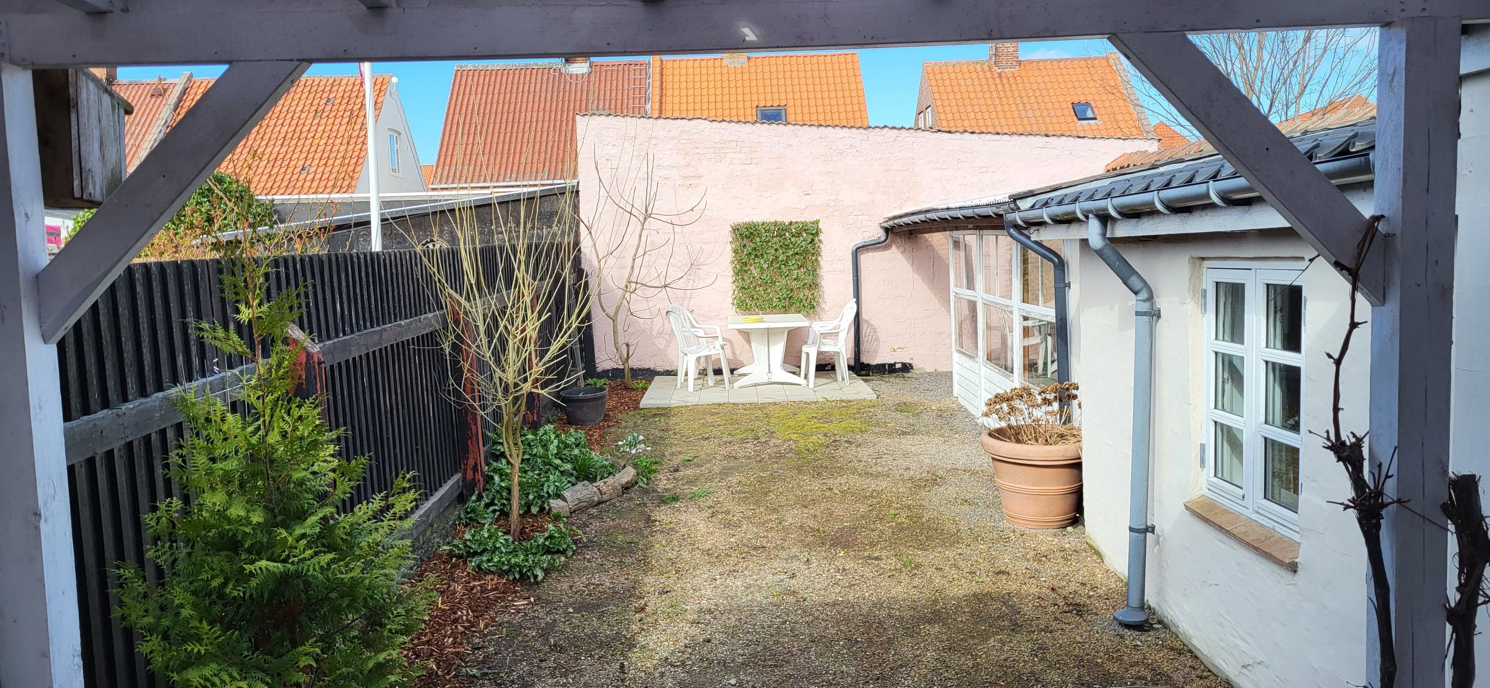 Fremhævet  billede i fuldskærmstilstand. Billede af Johnsens Tværvej 13, 3700 Rønne