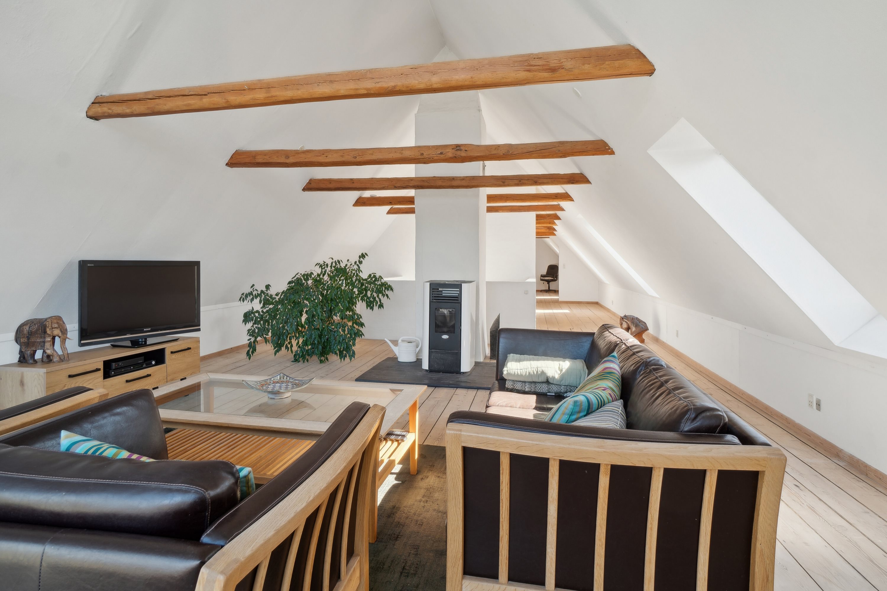 Fremhævet stue billede i fuldskærmstilstand. Billede af Nyrupvej 23, Nyrup, 4350 Ugerløse