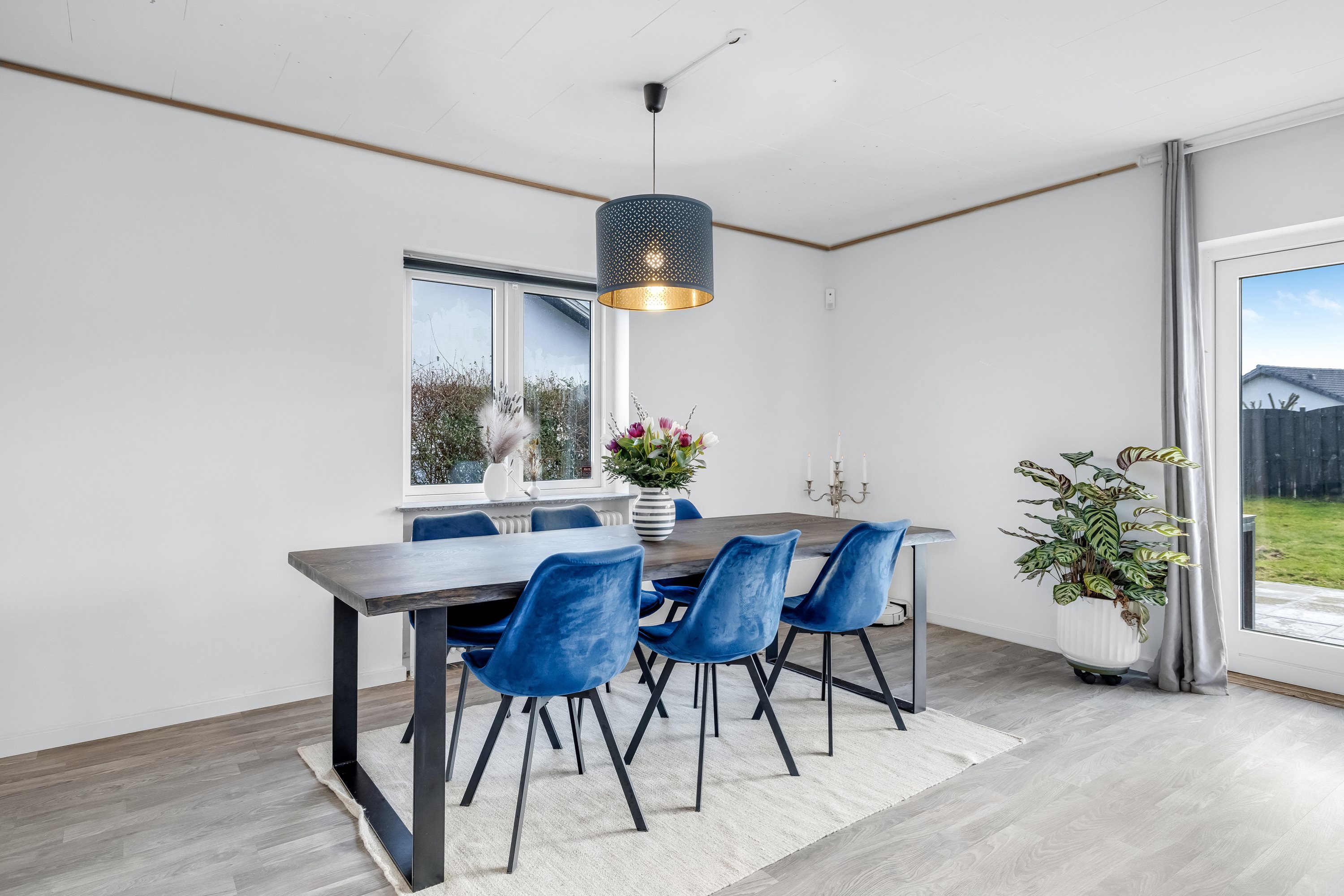 Fremhævet stue billede i fuldskærmstilstand. Billede af Havkærvej 55, 8381 Tilst