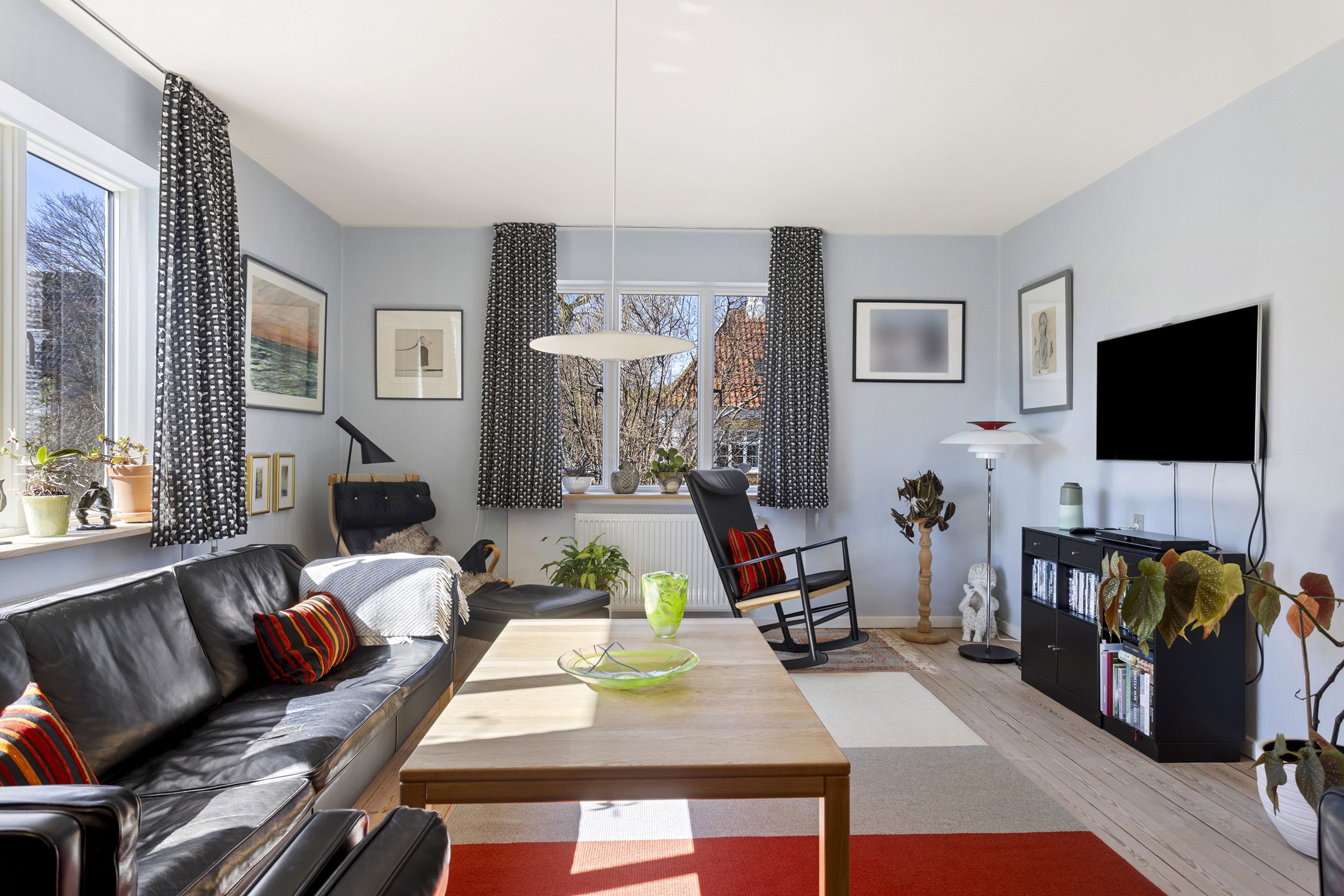 Fremhævet stue billede i fuldskærmstilstand. Billede af Ørnevej 12, 9900 Frederikshavn