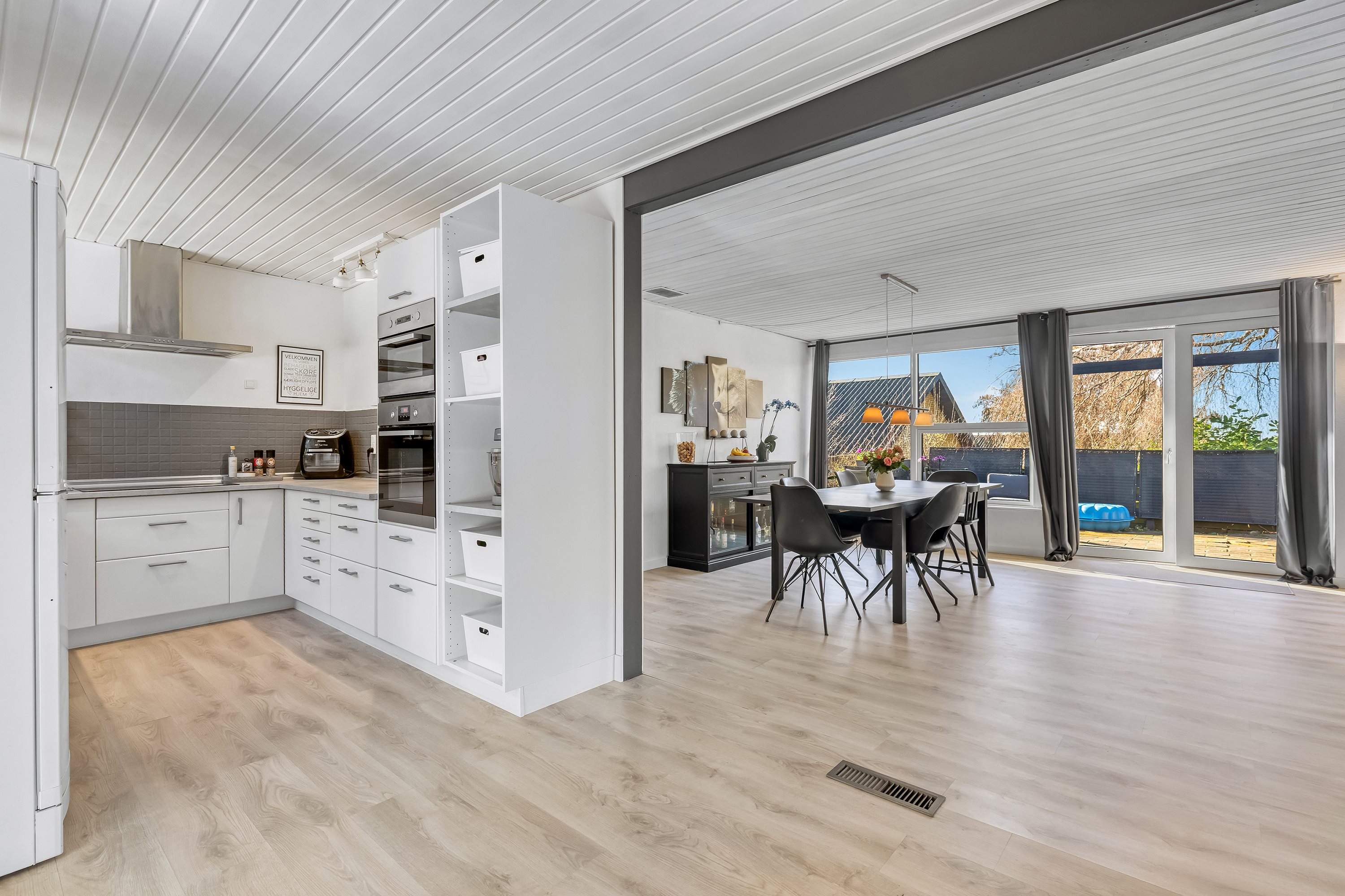 Fremhævet køkken billede i fuldskærmstilstand. Billede af Morænevej 11, Jordhøj, 3550 Slangerup