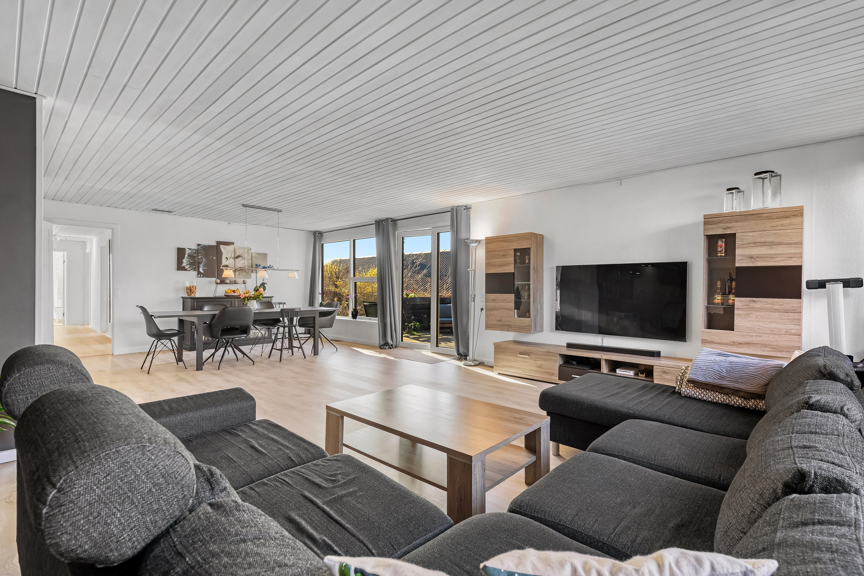 Fremhævet stue billede i fuldskærmstilstand. Billede af Morænevej 11, Jordhøj, 3550 Slangerup