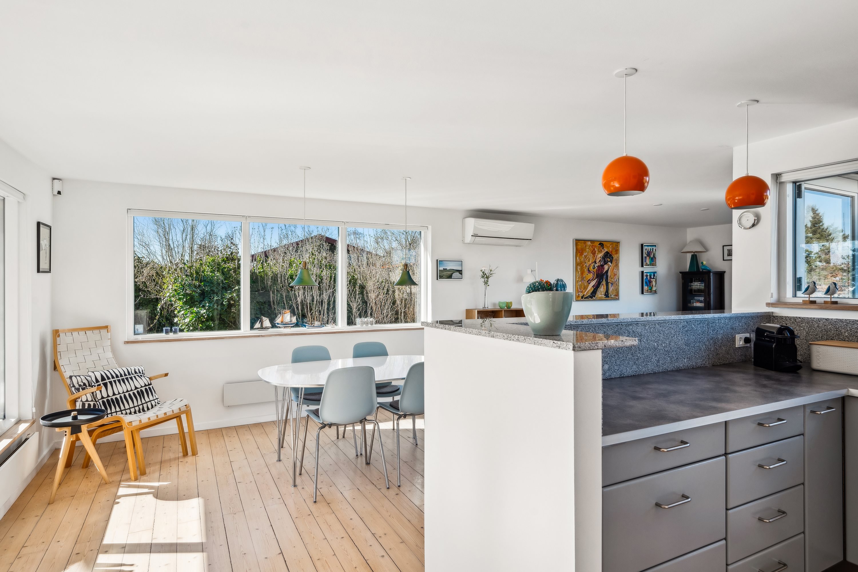 Fremhævet køkken billede i fuldskærmstilstand. Billede af Strands Havvej 12, Begtrup Vig, 8420 Knebel