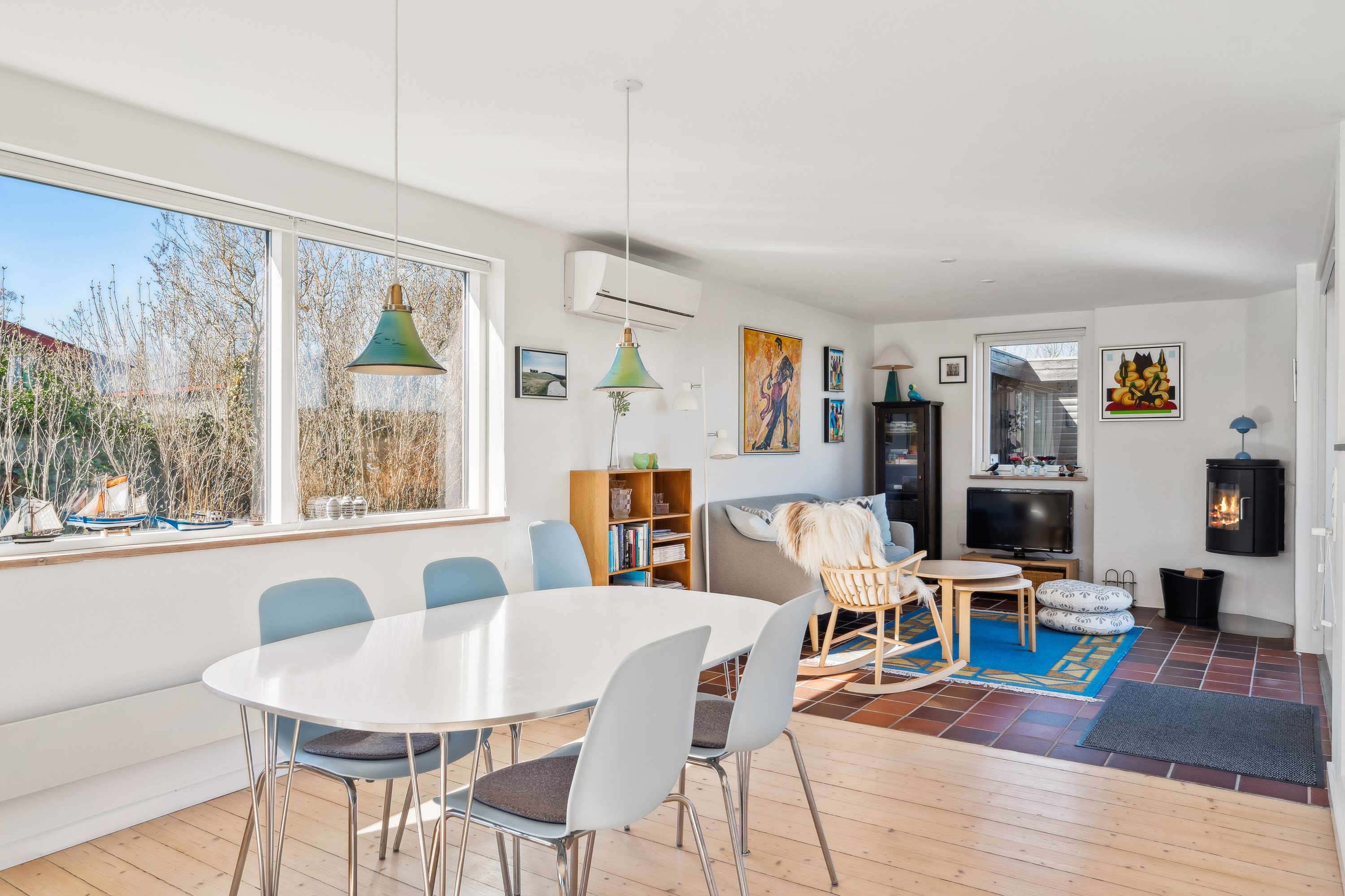 Fremhævet stue billede i fuldskærmstilstand. Billede af Strands Havvej 12, Begtrup Vig, 8420 Knebel