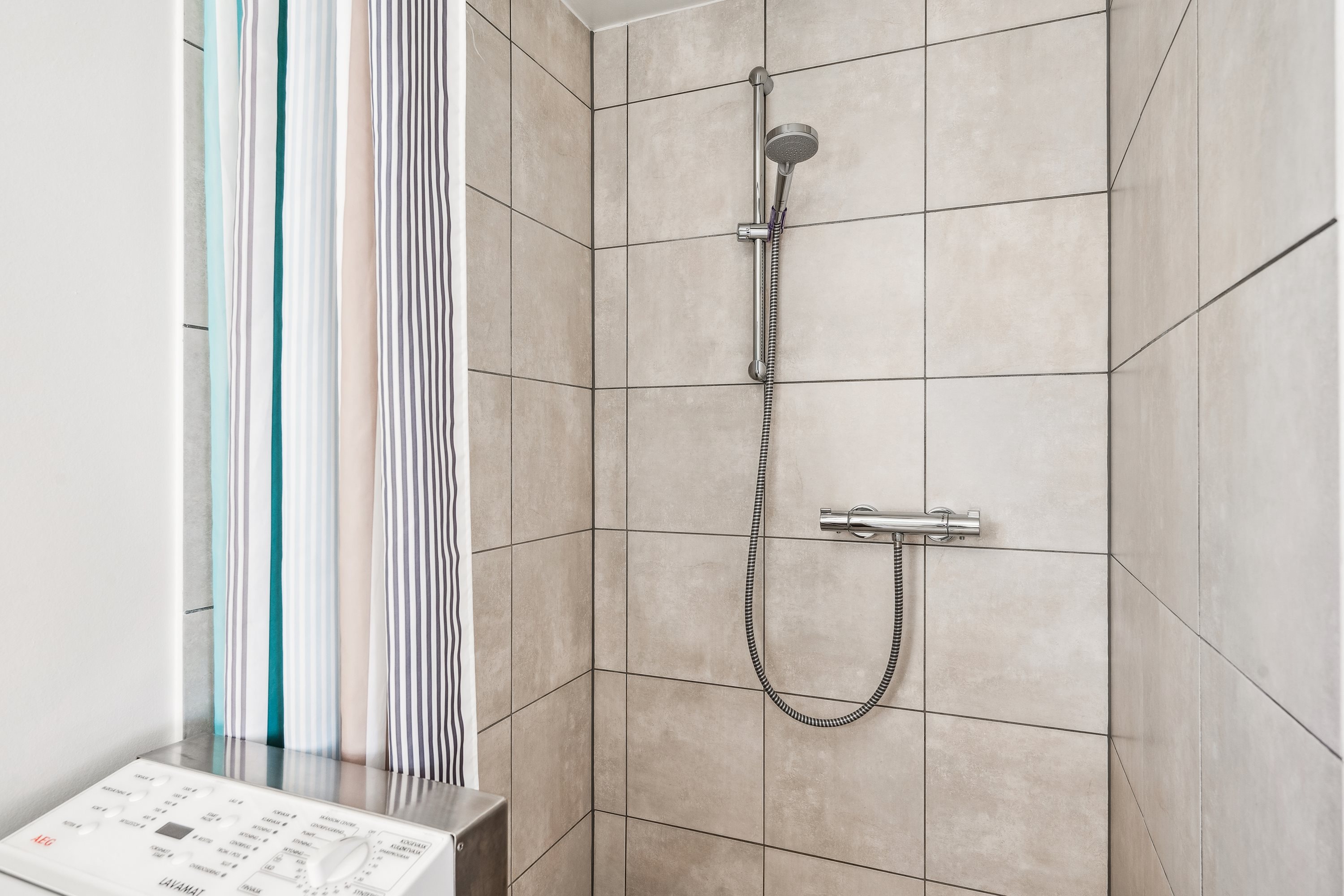 Fremhævet badeværelse billede i fuldskærmstilstand. Billede af Strands Havvej 12, Begtrup Vig, 8420 Knebel