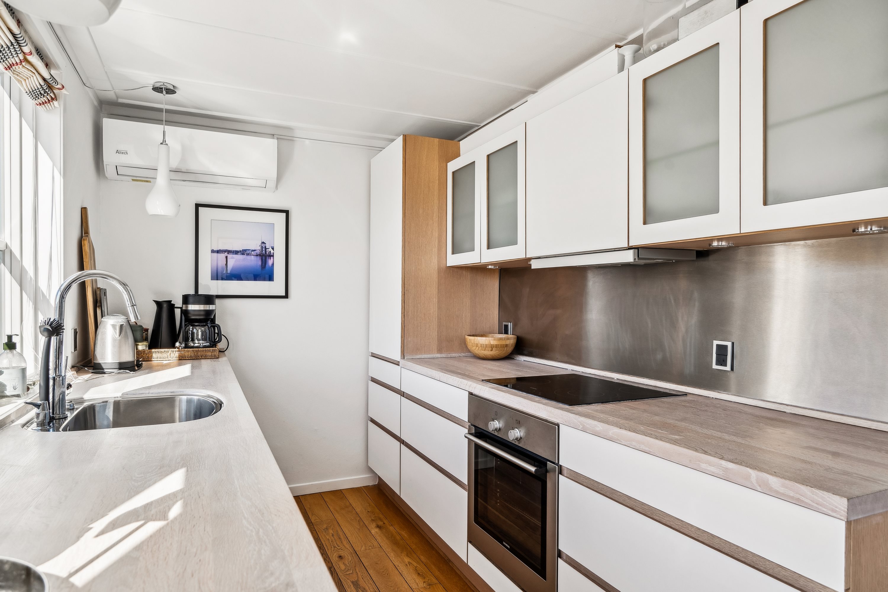 Fremhævet køkken billede i fuldskærmstilstand. Billede af Øerkrogvejen 2, 356., 8400 Ebeltoft