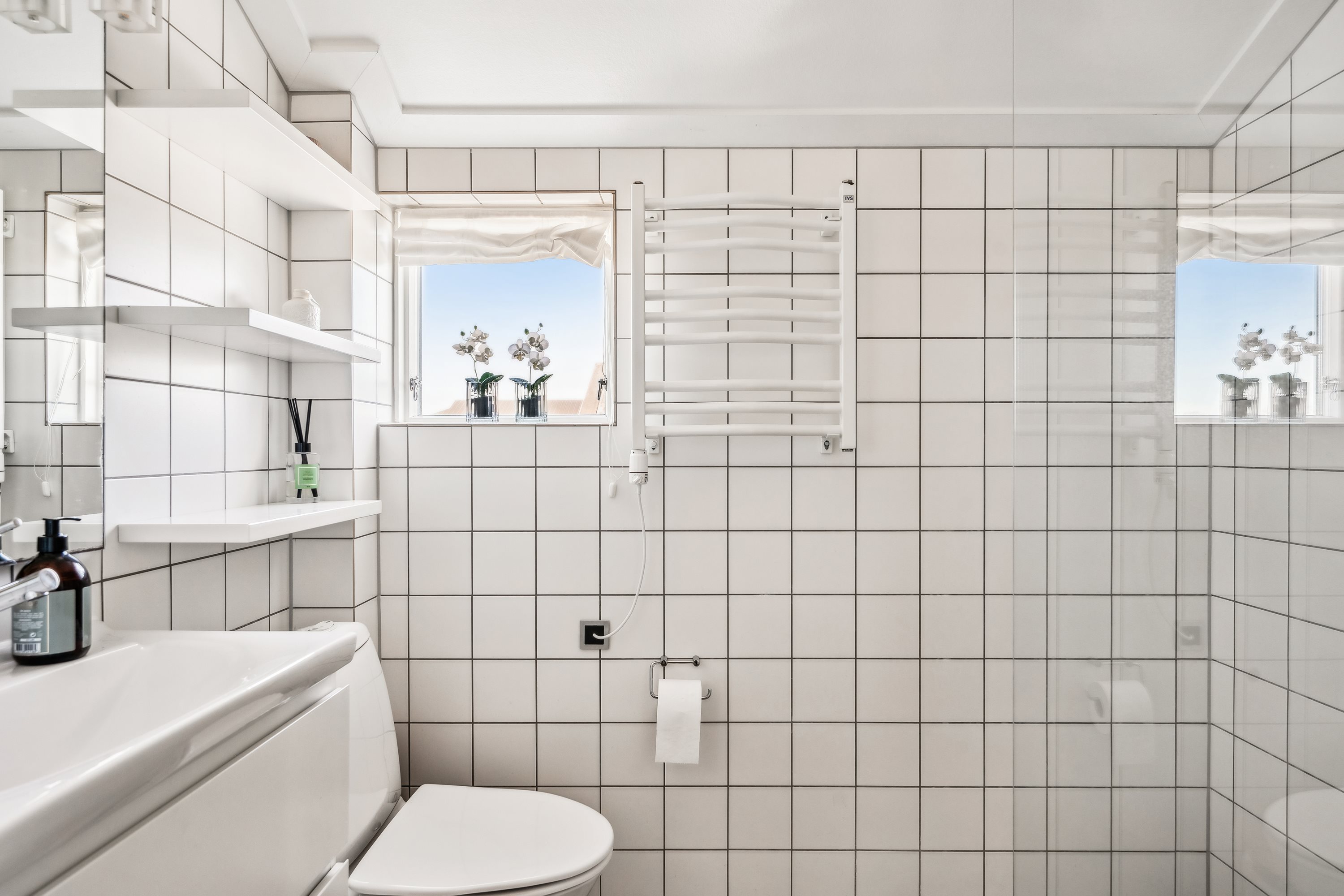 Fremhævet badeværelse billede i fuldskærmstilstand. Billede af Øerkrogvejen 2, 356., 8400 Ebeltoft