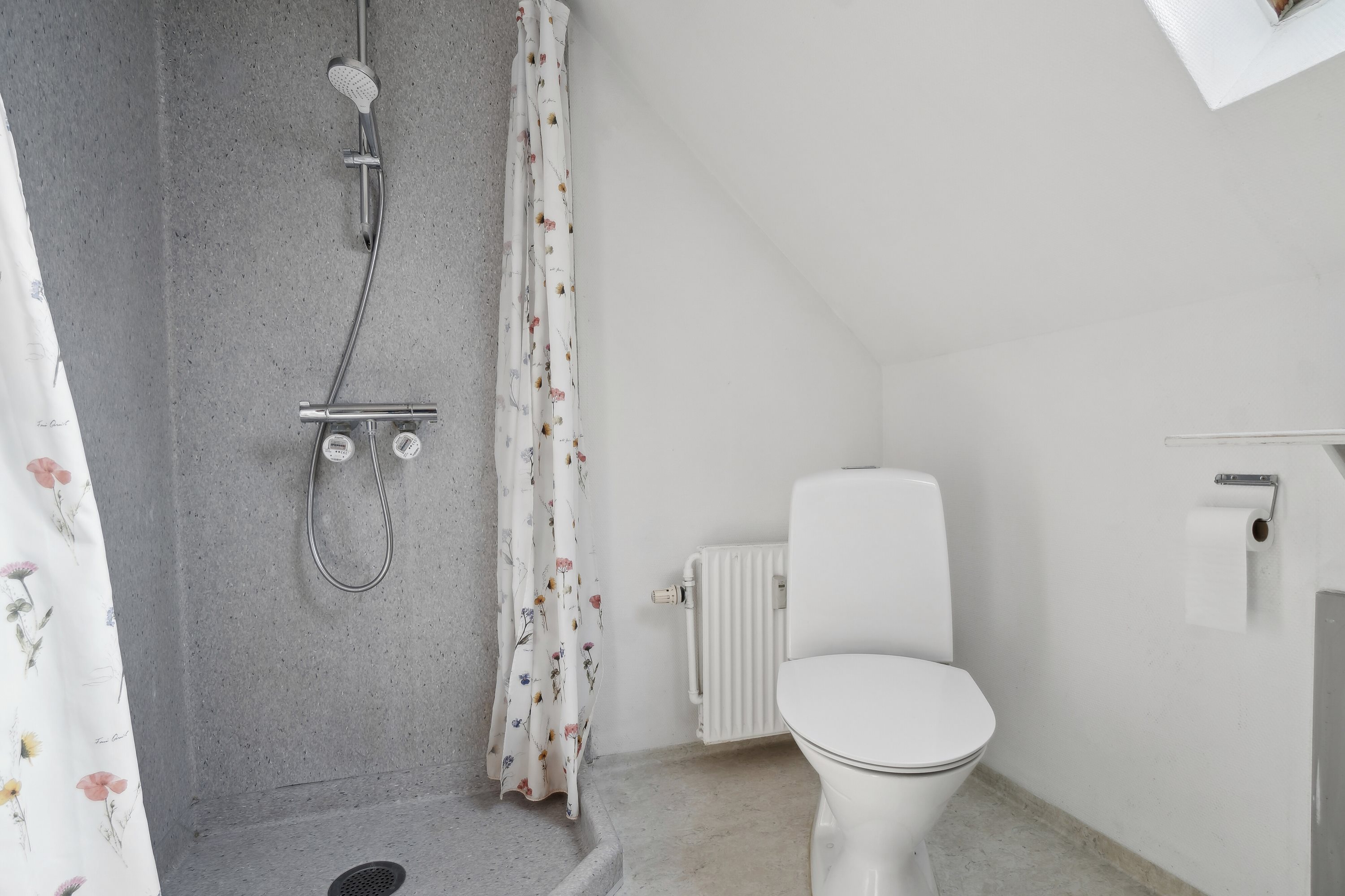 Fremhævet badeværelse billede i fuldskærmstilstand. Billede af Lille Kregmevej 10A, 1., Kregme, 3300 Frederiksværk