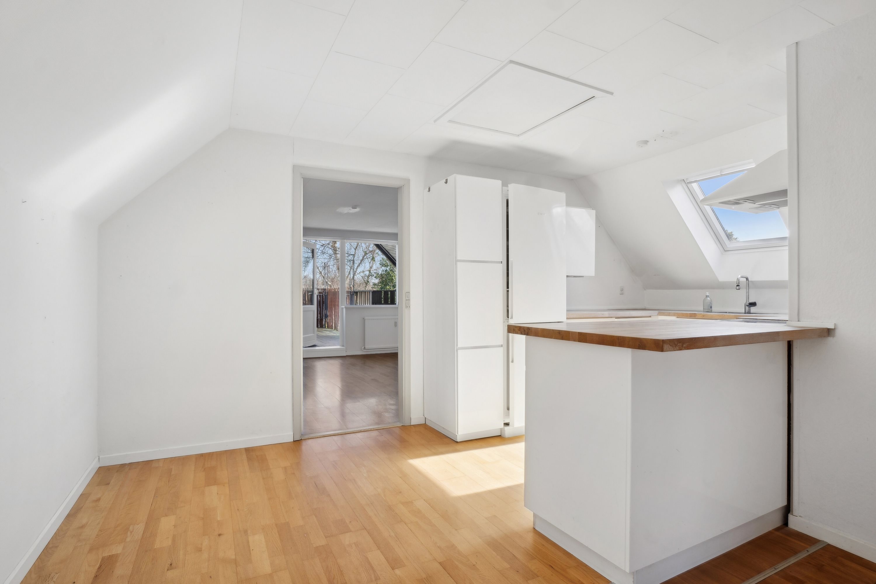 Fremhævet køkken billede i fuldskærmstilstand. Billede af Lille Kregmevej 10A, 1., Kregme, 3300 Frederiksværk