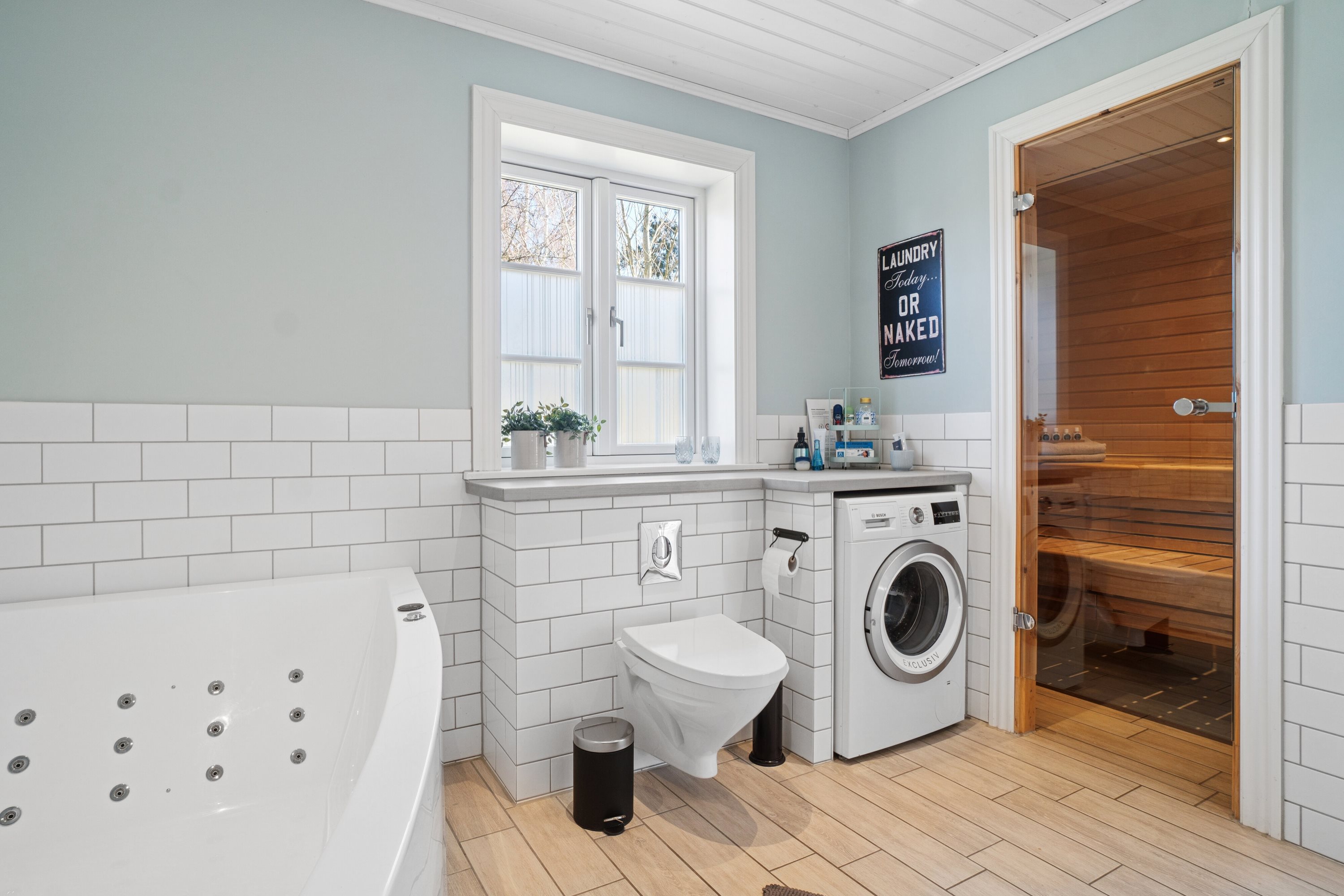 Fremhævet andet billede i fuldskærmstilstand. Billede af Strandløkken 18, Pedersker, 3720 Aakirkeby