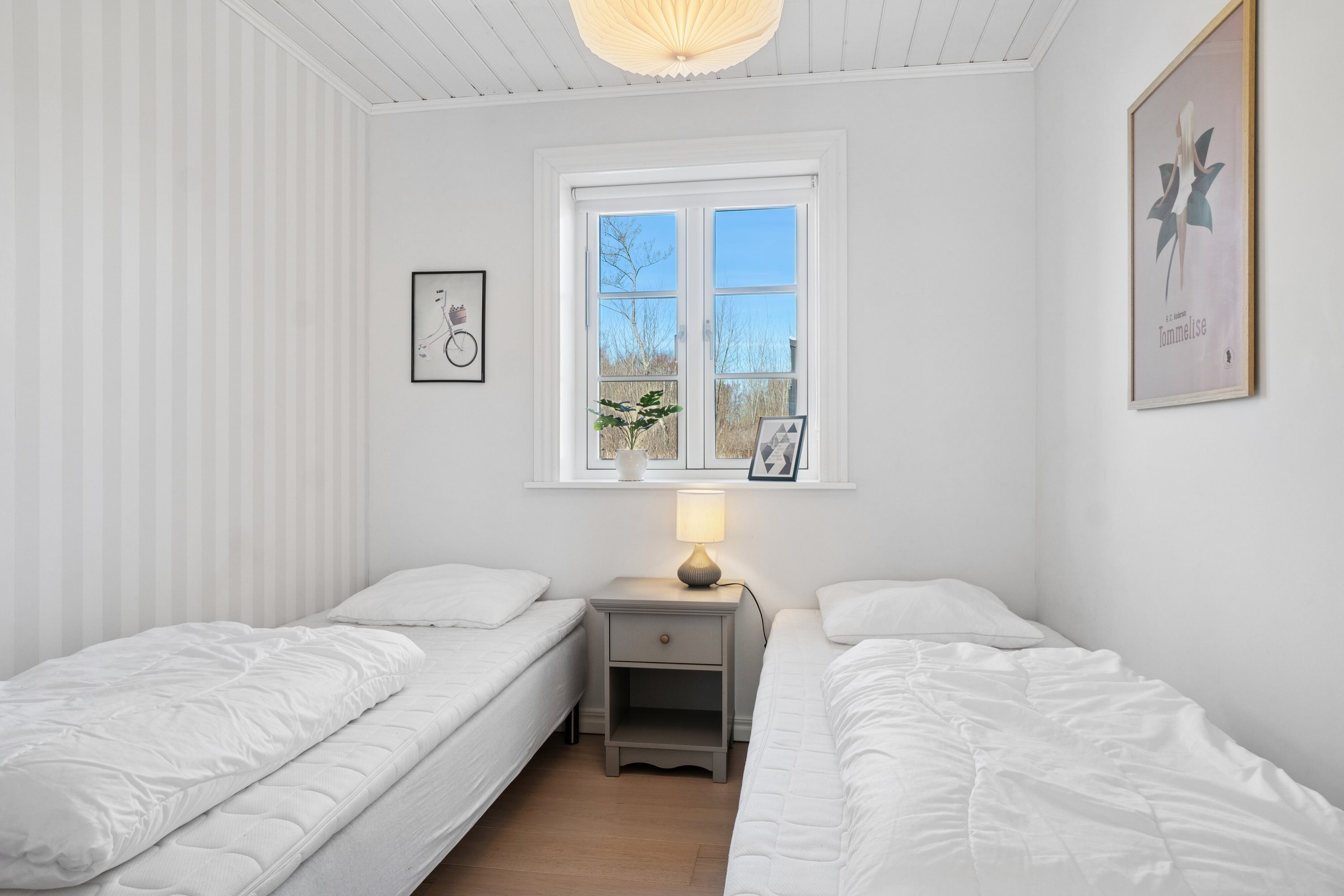 Fremhævet soveværelse billede i fuldskærmstilstand. Billede af Strandløkken 18, Pedersker, 3720 Aakirkeby