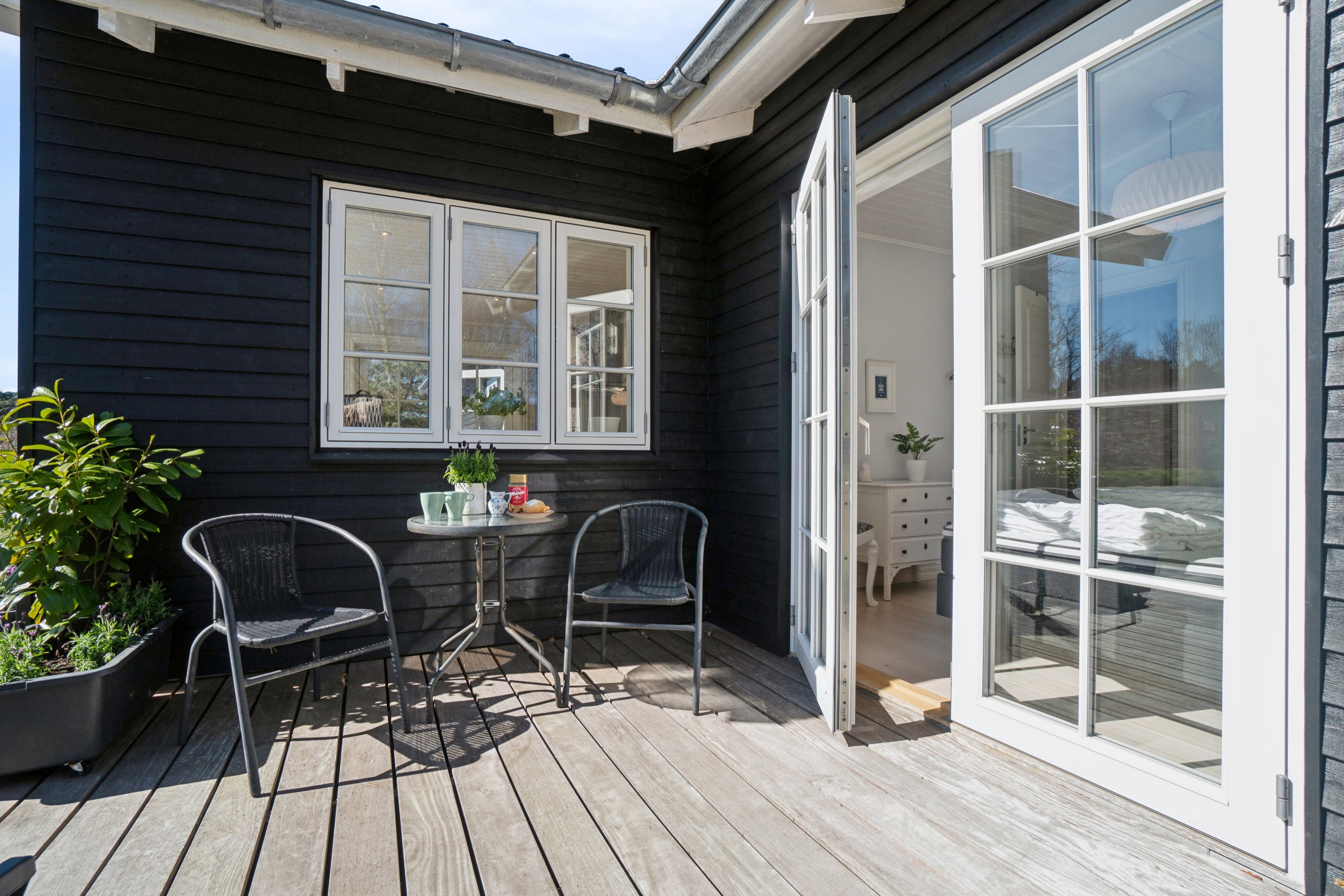 Fremhævet altan billede i fuldskærmstilstand. Billede af Strandløkken 18, Pedersker, 3720 Aakirkeby