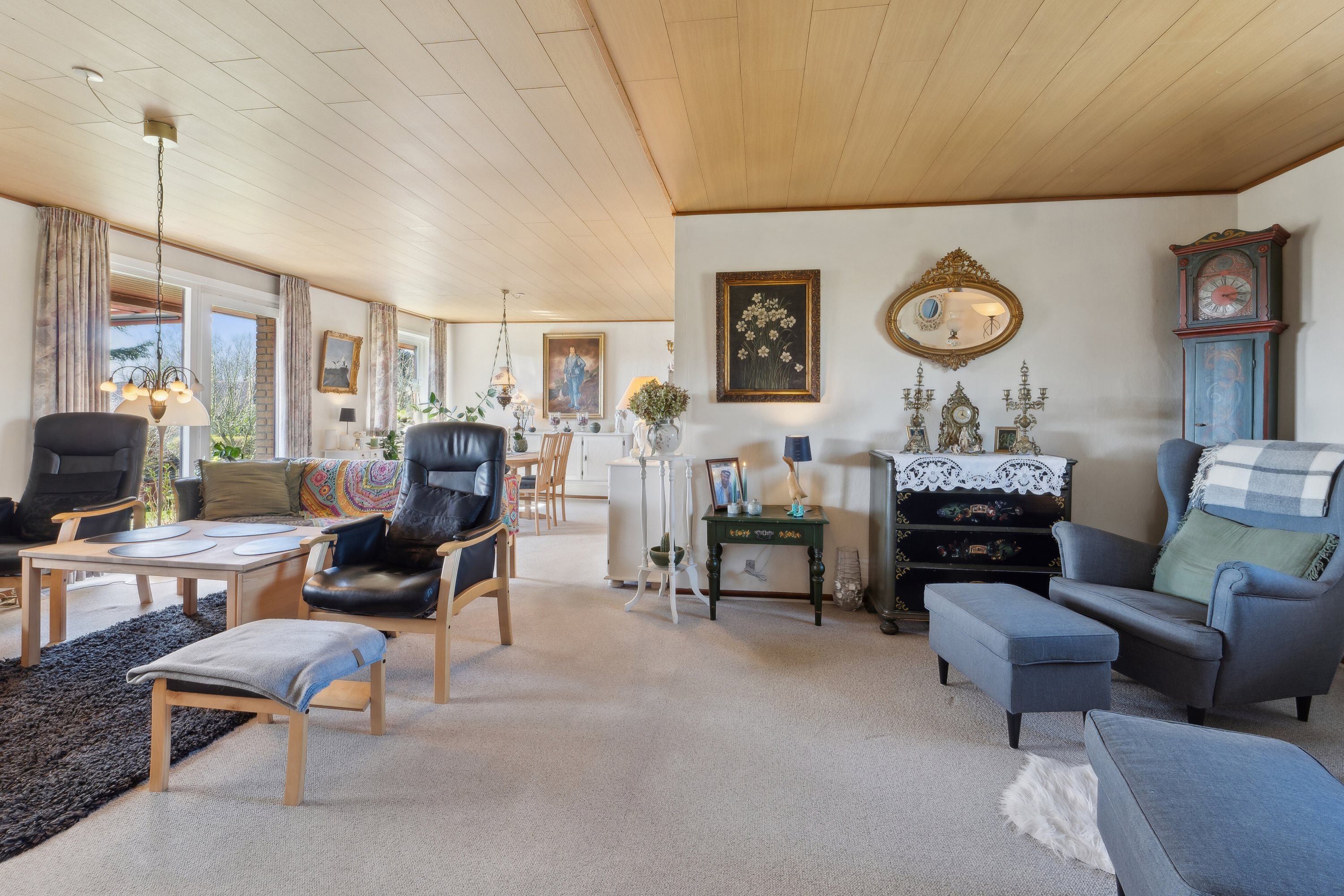 Fremhævet stue billede i fuldskærmstilstand. Billede af Pilehaven 10, Tryggelev, 5932 Humble