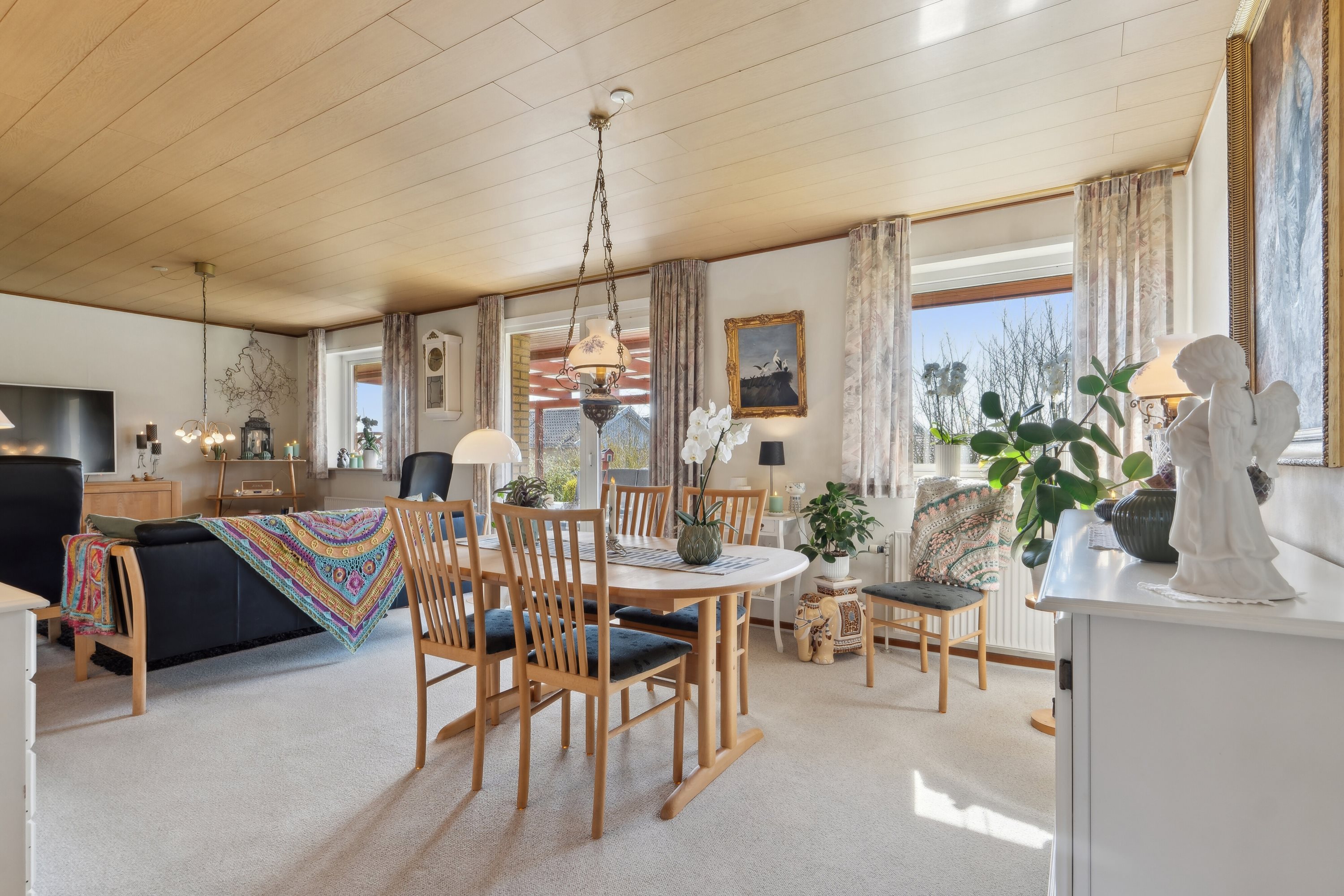 Fremhævet spisestue billede i fuldskærmstilstand. Billede af Pilehaven 10, Tryggelev, 5932 Humble