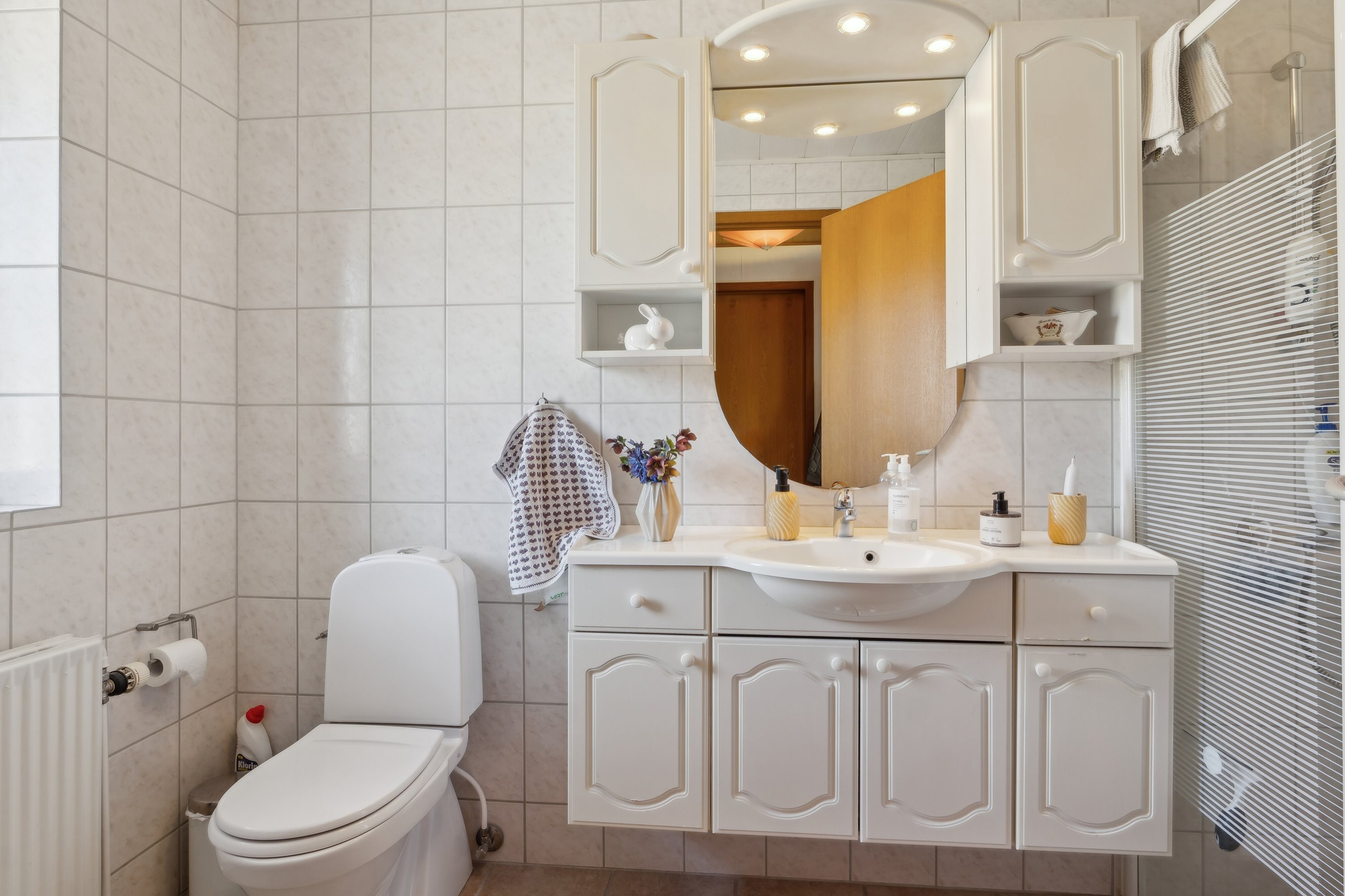 Fremhævet badeværelse billede i fuldskærmstilstand. Billede af Pilehaven 10, Tryggelev, 5932 Humble