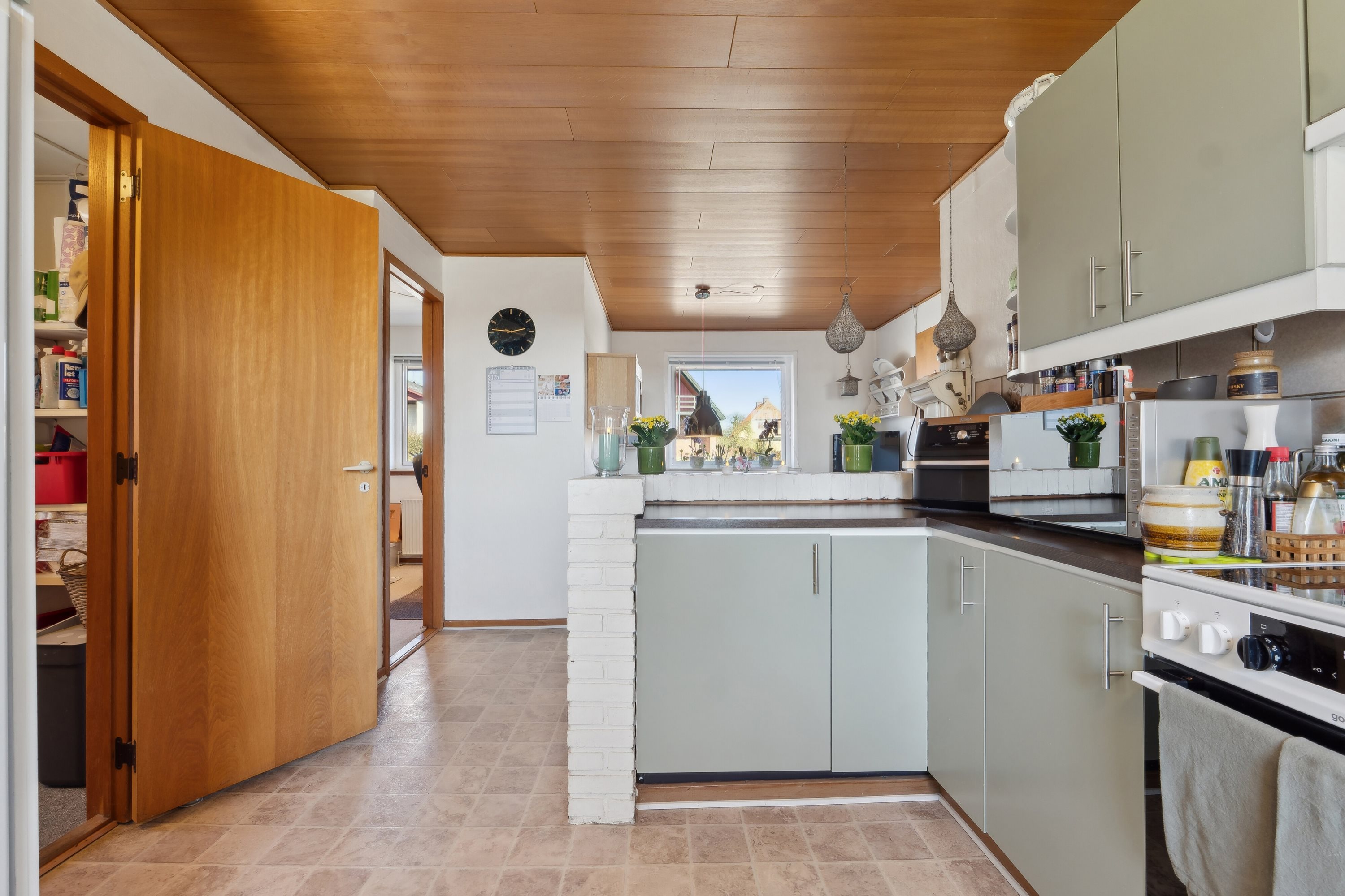 Fremhævet køkken billede i fuldskærmstilstand. Billede af Pilehaven 10, Tryggelev, 5932 Humble