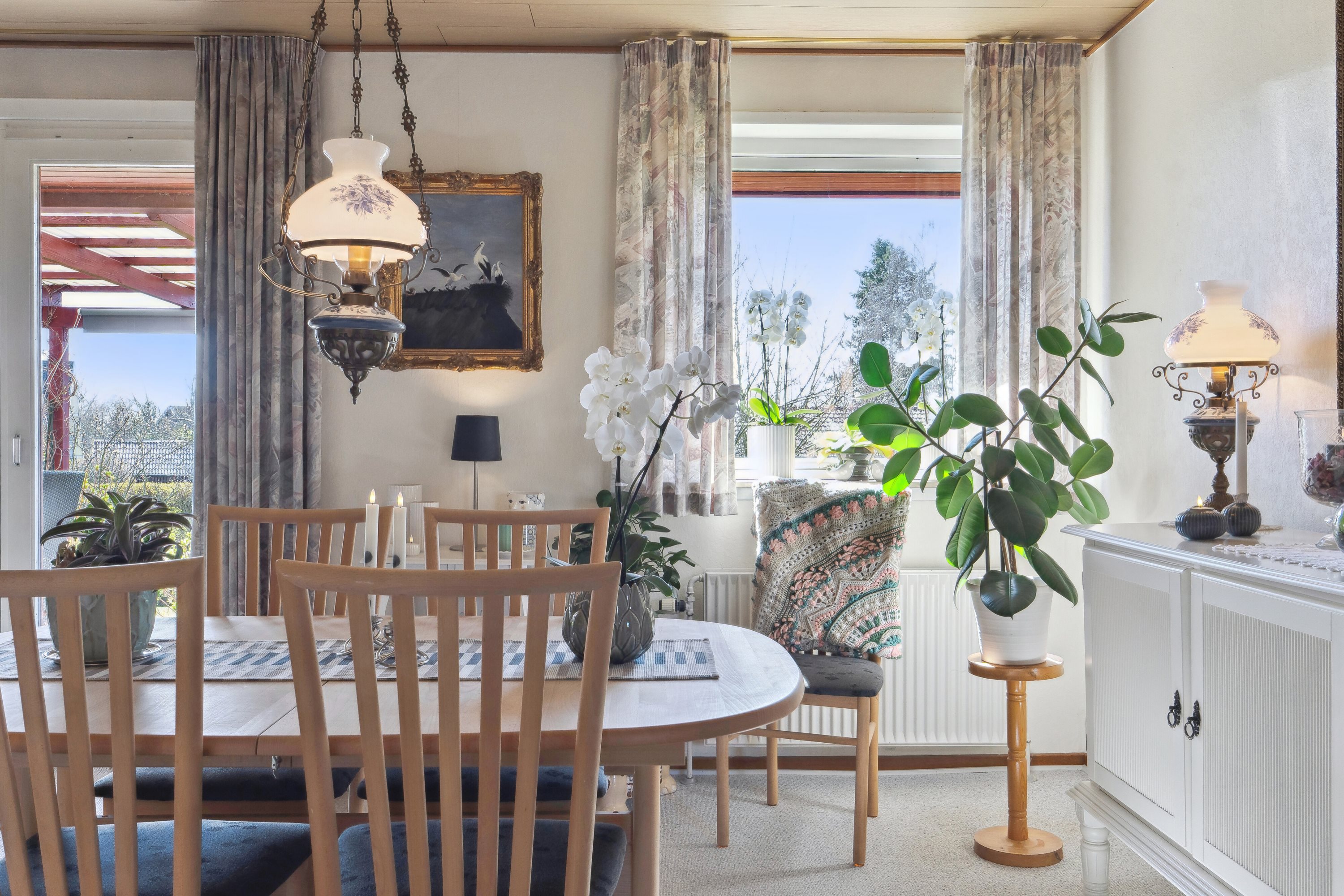 Fremhævet spisestue billede i fuldskærmstilstand. Billede af Pilehaven 10, Tryggelev, 5932 Humble