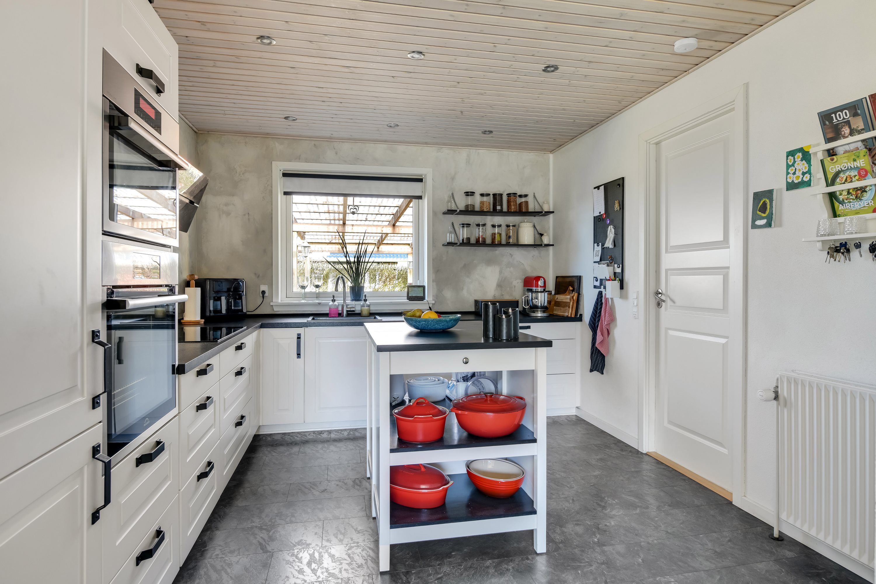 Miniaturebillede 1: køkken. Billede af Langgade 49, Donslund, 7250 Hejnsvig