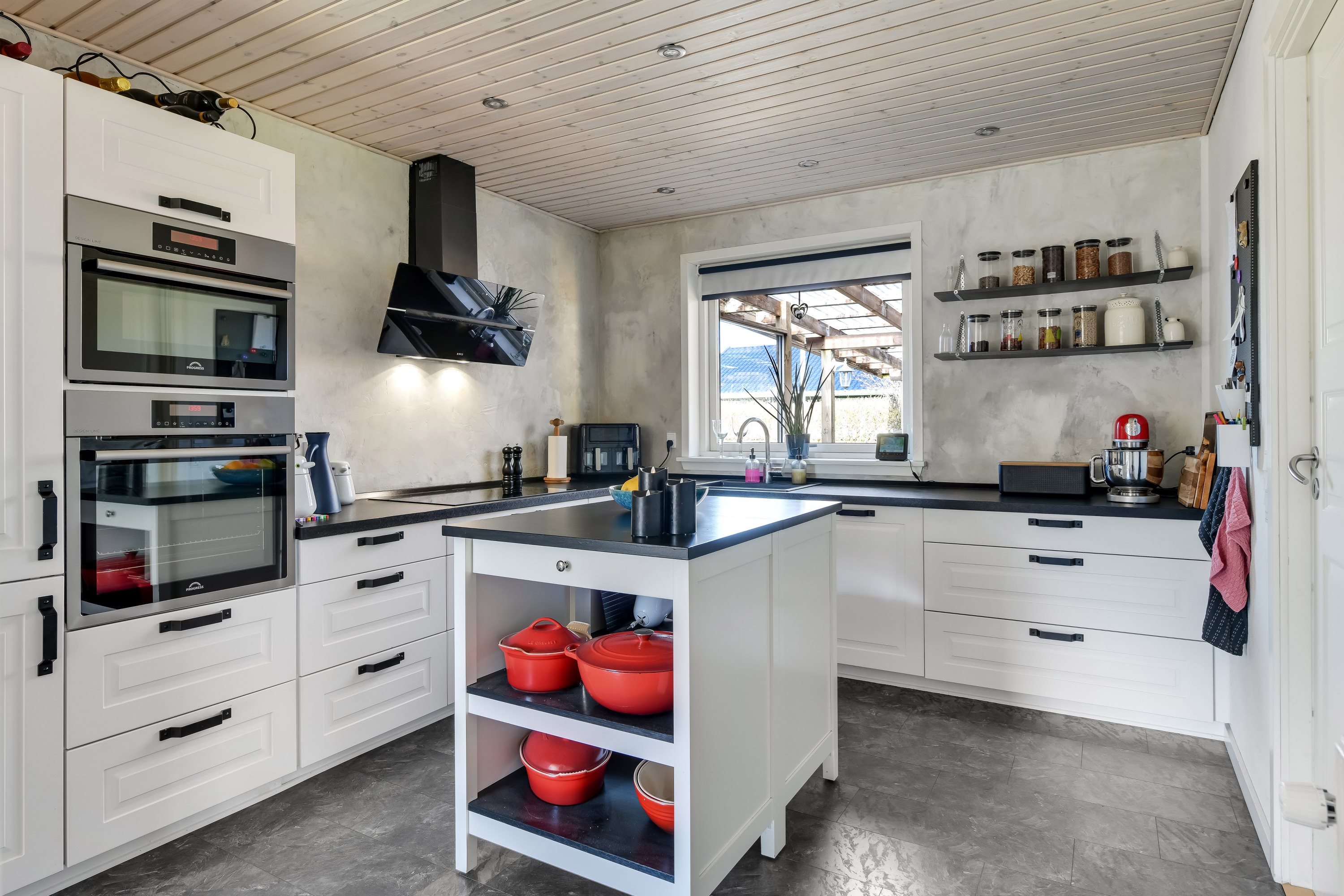 Fremhævet køkken billede i fuldskærmstilstand. Billede af Langgade 49, Donslund, 7250 Hejnsvig