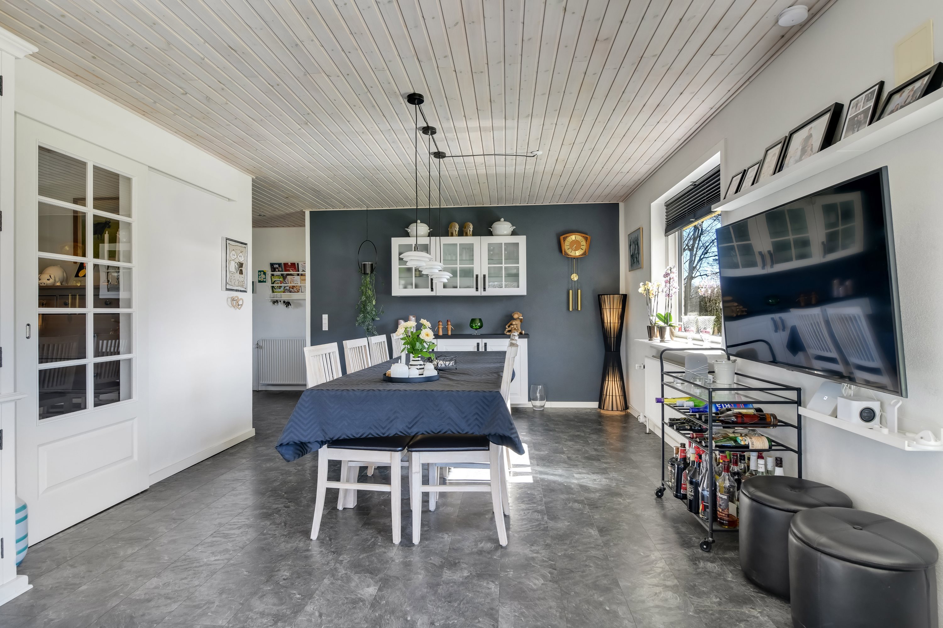 Fremhævet stue billede i fuldskærmstilstand. Billede af Langgade 49, Donslund, 7250 Hejnsvig