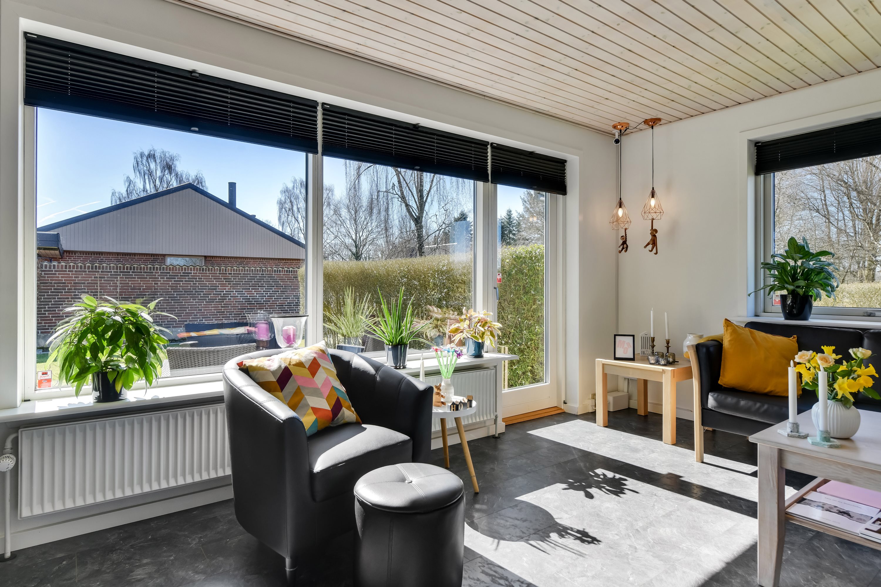 Fremhævet stue billede i fuldskærmstilstand. Billede af Langgade 49, Donslund, 7250 Hejnsvig