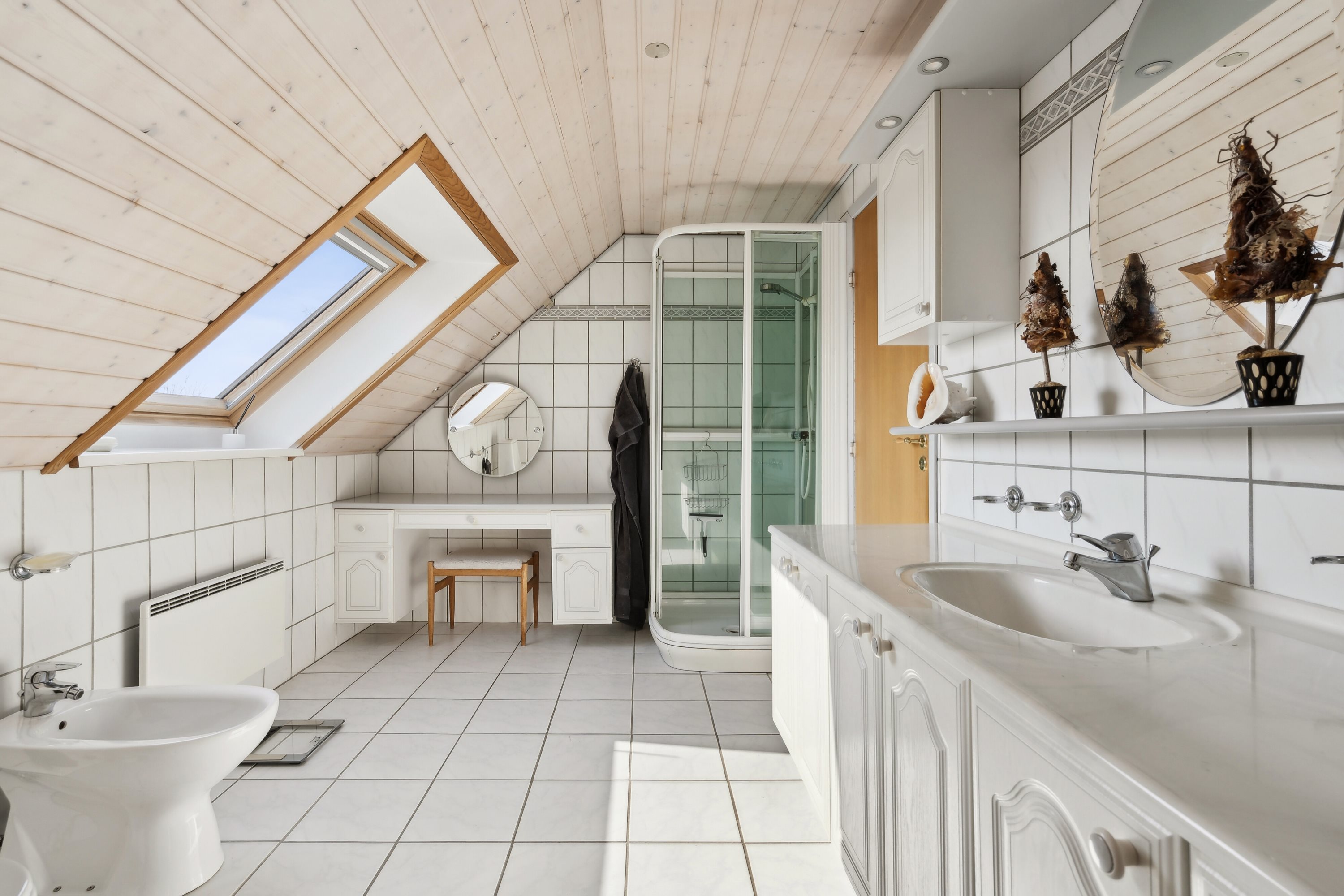 Fremhævet badeværelse billede i fuldskærmstilstand. Billede af Muskatvænget 17, 6360 Tinglev