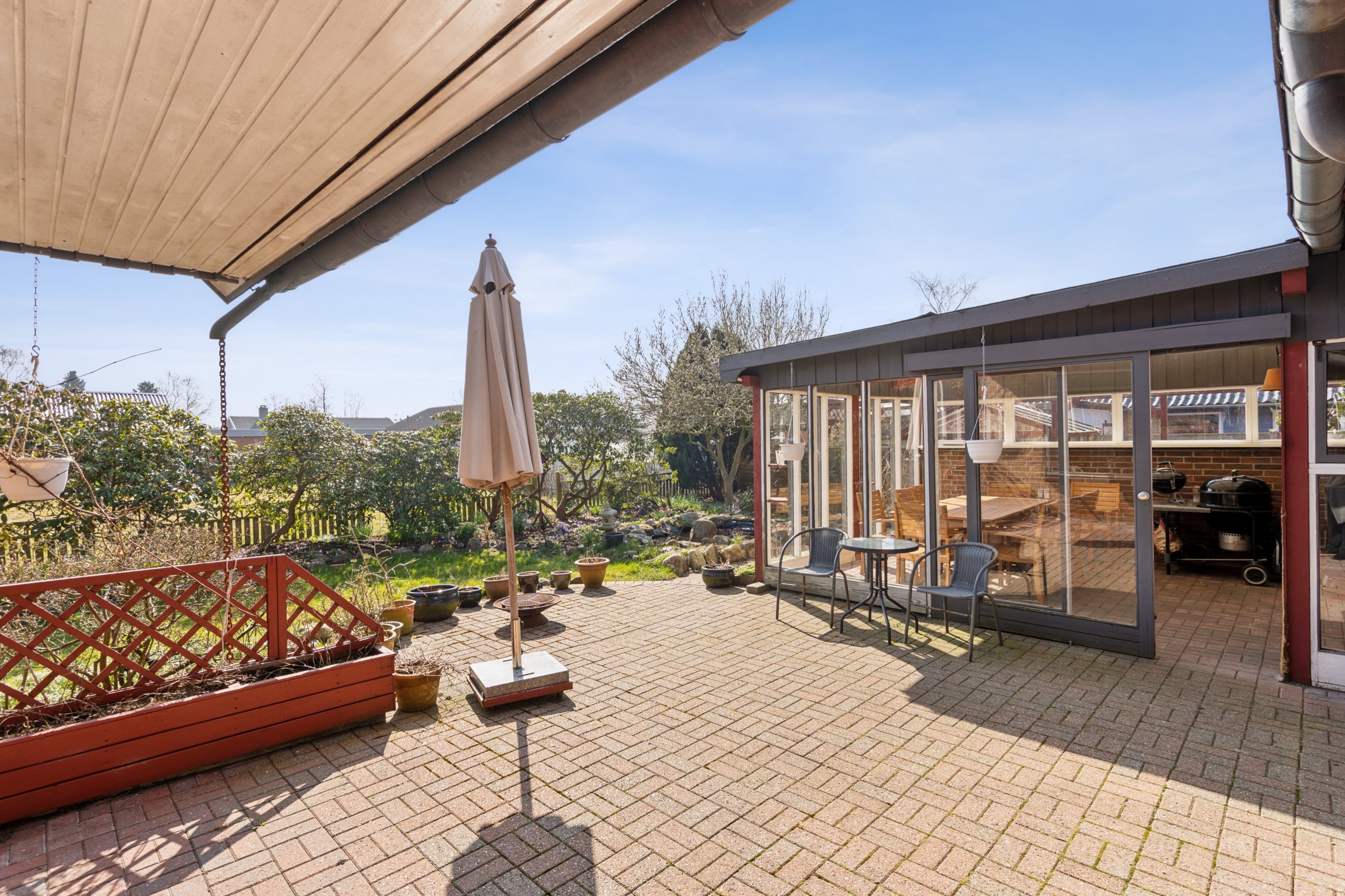 Fremhævet udendørs billede i fuldskærmstilstand. Billede af Muskatvænget 17, 6360 Tinglev