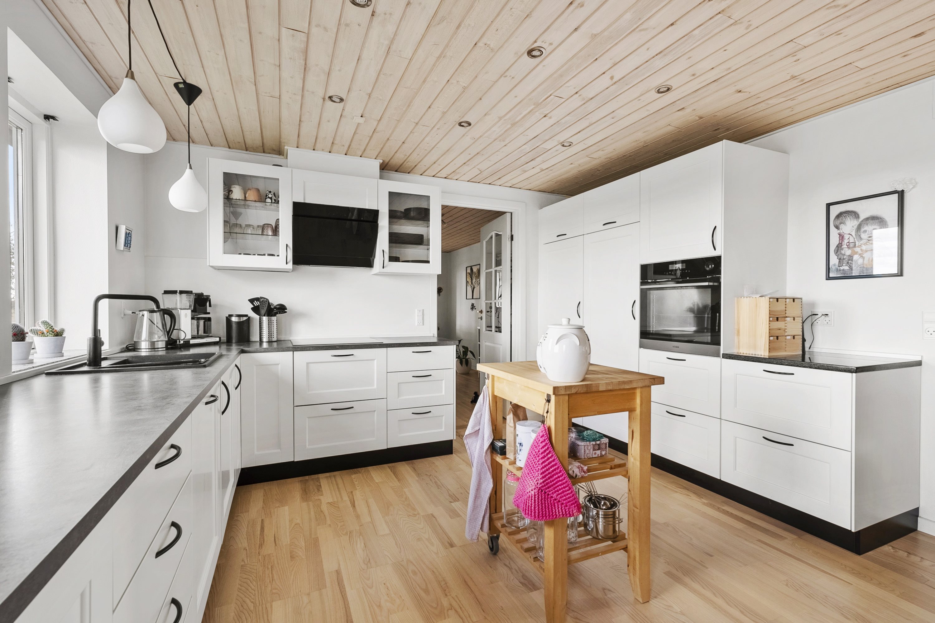 Fremhævet køkken billede i fuldskærmstilstand. Billede af Glud Kirkevej 52, Glud, 7130 Juelsminde