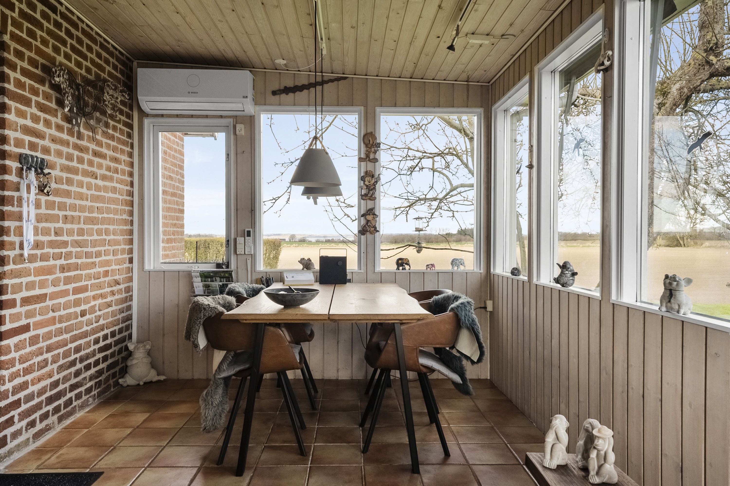 Fremhævet spisestue billede i fuldskærmstilstand. Billede af Glud Kirkevej 52, Glud, 7130 Juelsminde