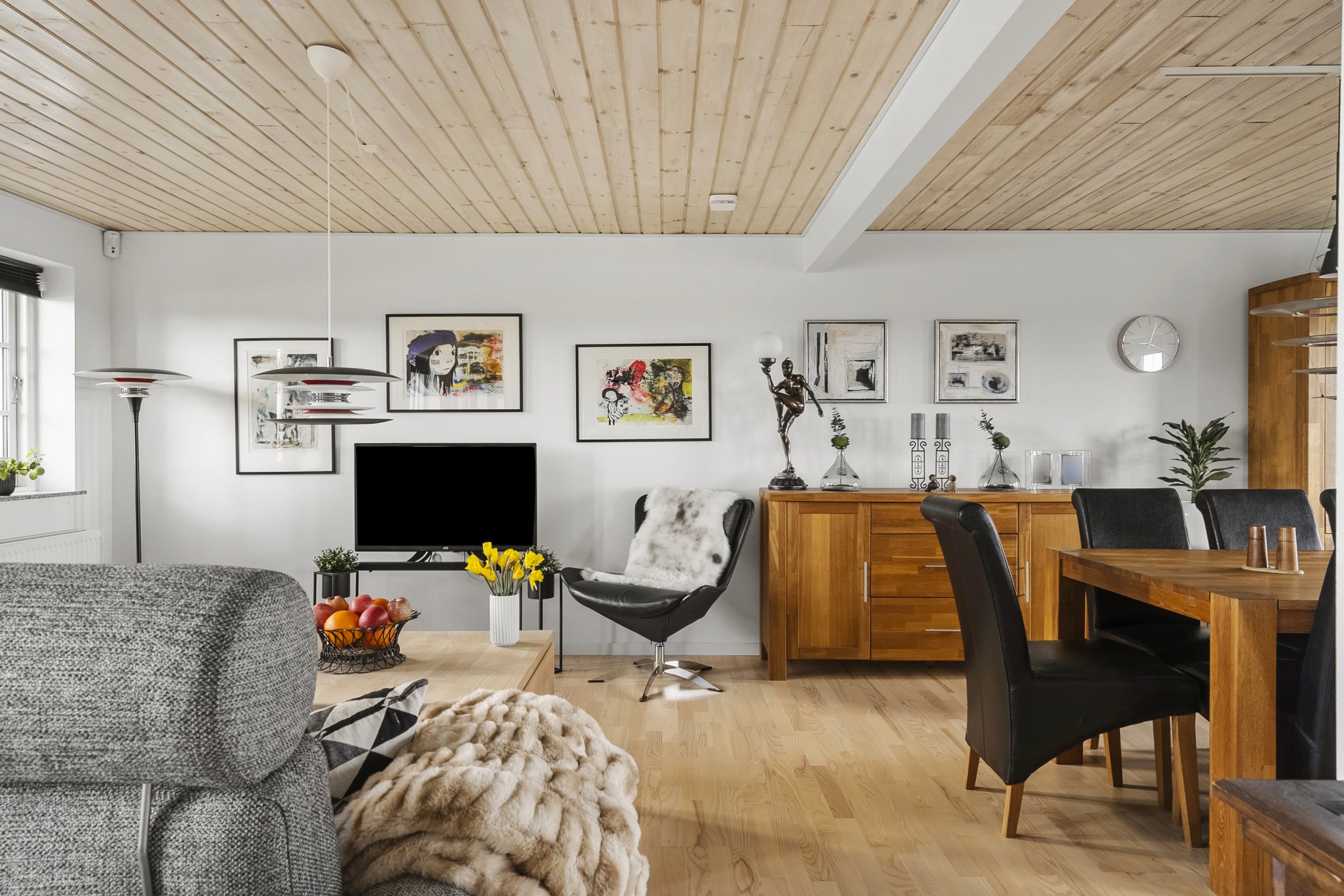 Fremhævet stue billede i fuldskærmstilstand. Billede af Glud Kirkevej 52, Glud, 7130 Juelsminde