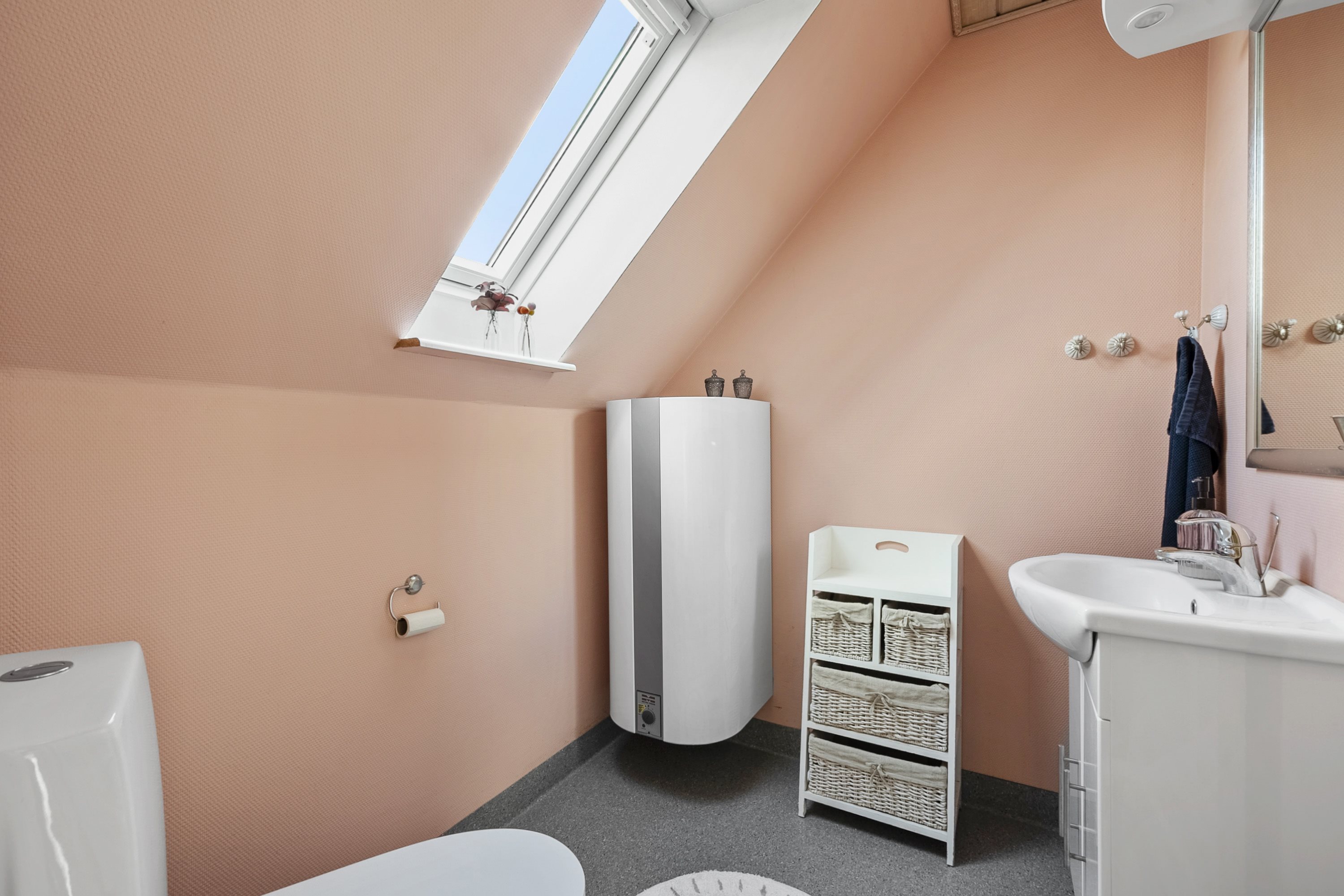 Fremhævet badeværelse billede i fuldskærmstilstand. Billede af Glud Kirkevej 52, Glud, 7130 Juelsminde