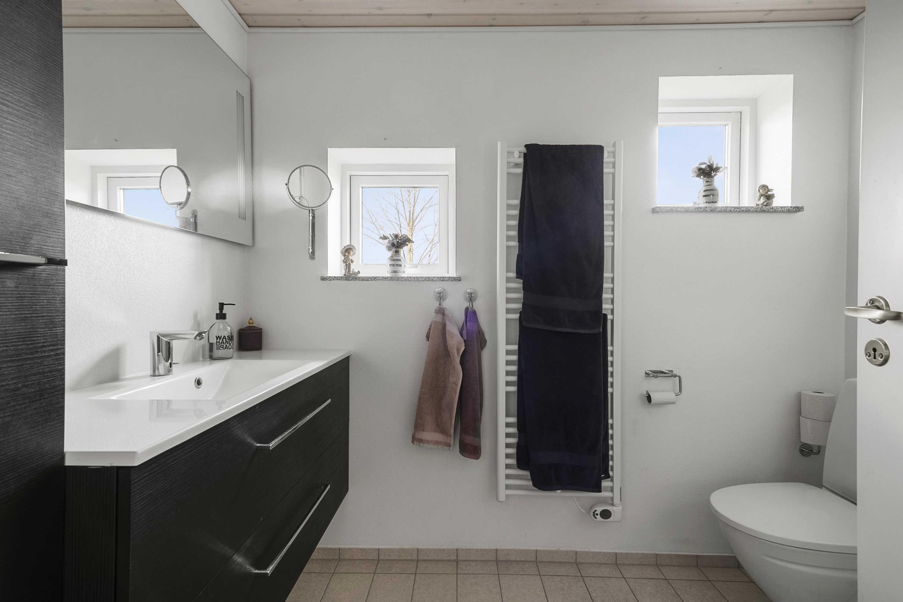 Fremhævet badeværelse billede i fuldskærmstilstand. Billede af Glud Kirkevej 52, Glud, 7130 Juelsminde