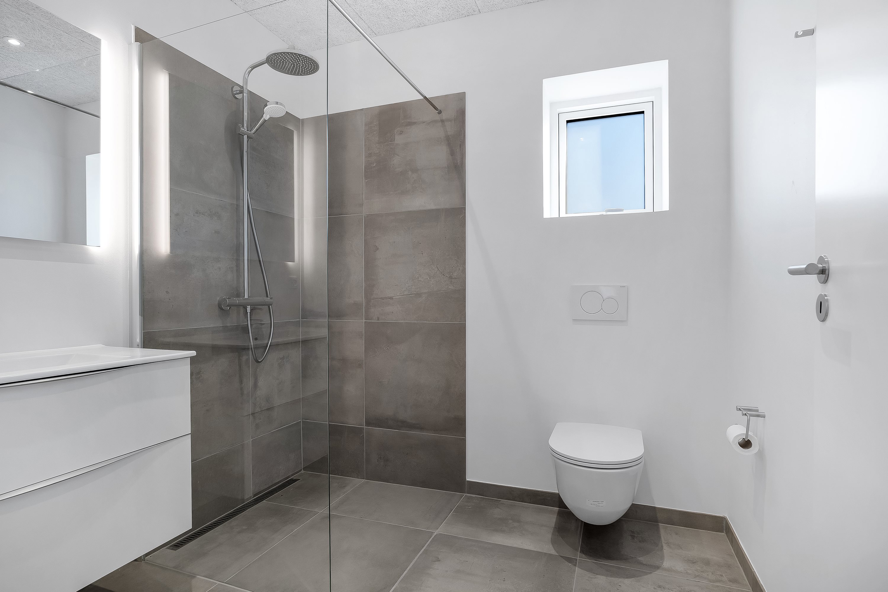 Fremhævet badeværelse billede i fuldskærmstilstand. Billede af Krimpendam 7B, 7500 Holstebro