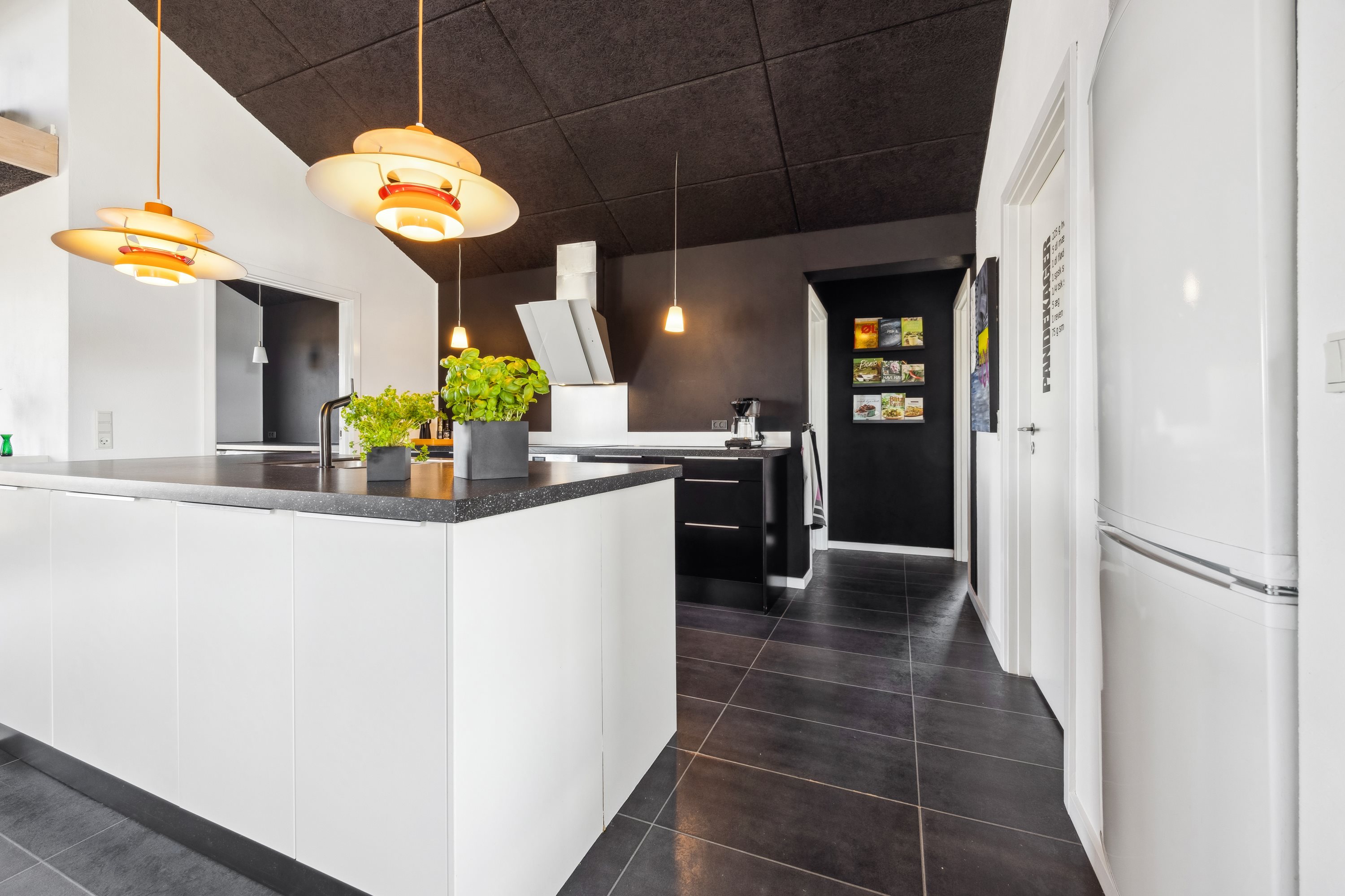 Fremhævet køkken billede i fuldskærmstilstand. Billede af Kronvildtvej 168, Krogen, 9460 Brovst