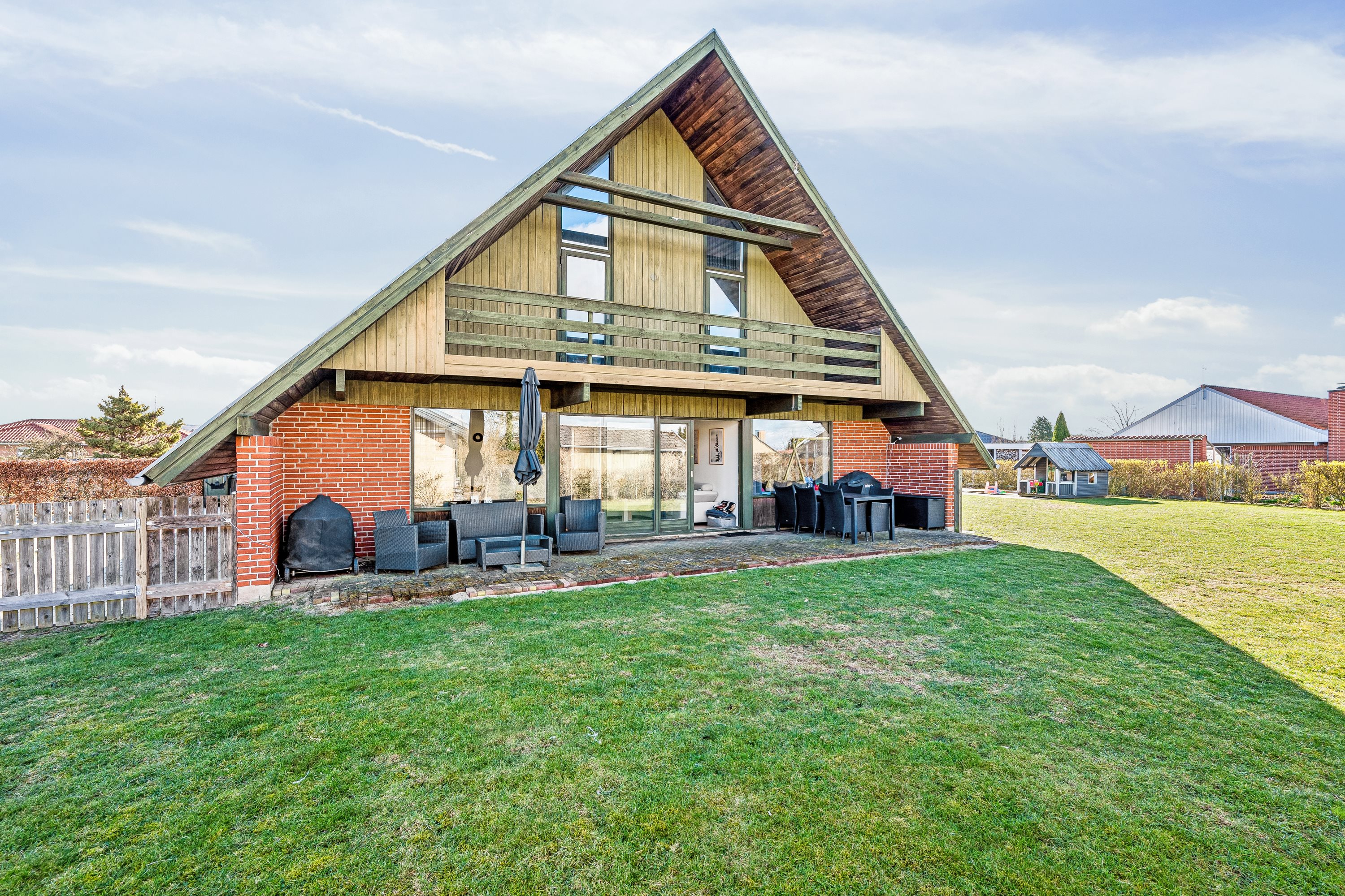 Fremhævet ejendom 1 billede i fuldskærmstilstand. Billede af Østervangs Alle 33, 8963 Auning