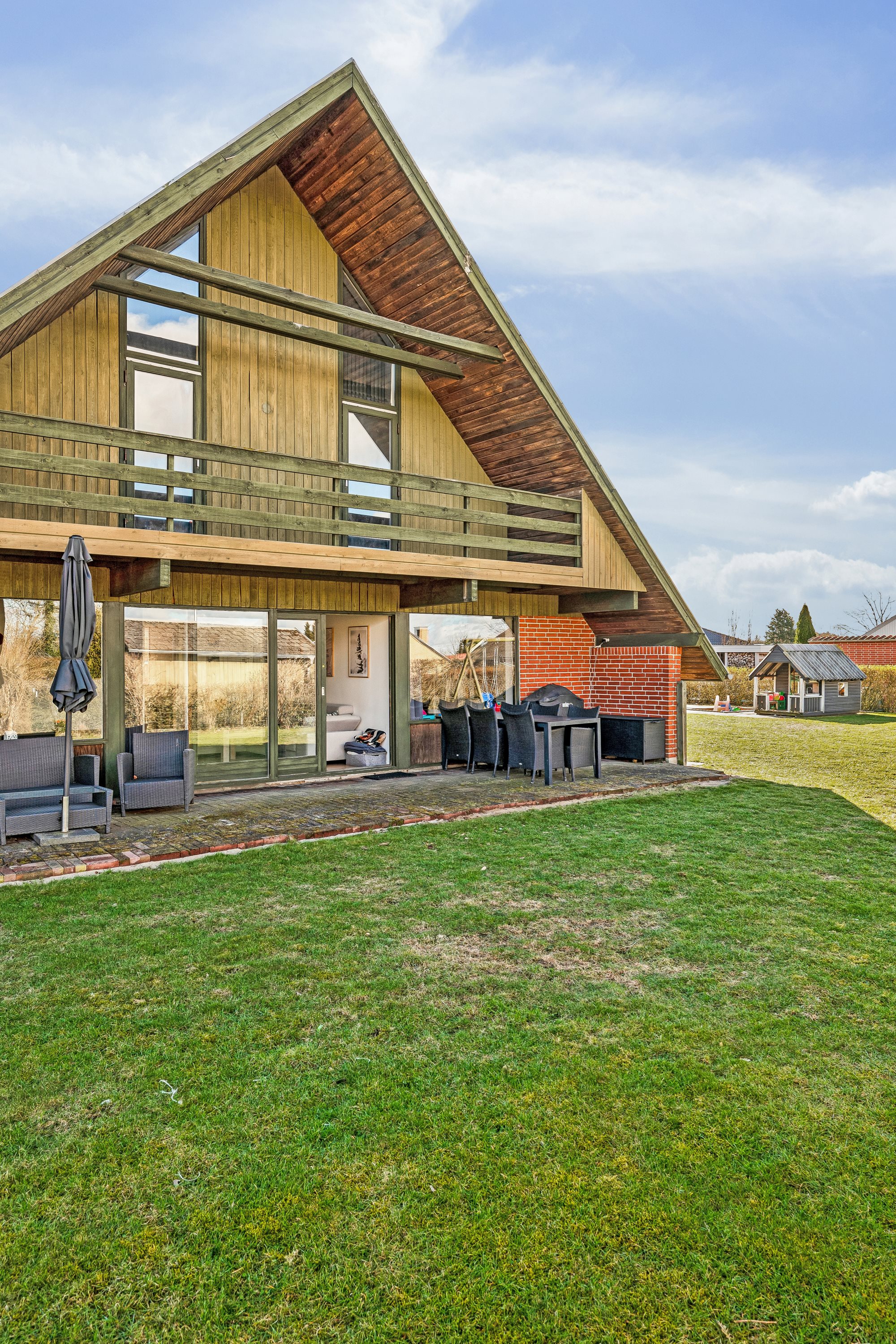 Fremhævet ejendom 1 billede i fuldskærmstilstand. Billede af Østervangs Alle 33, 8963 Auning