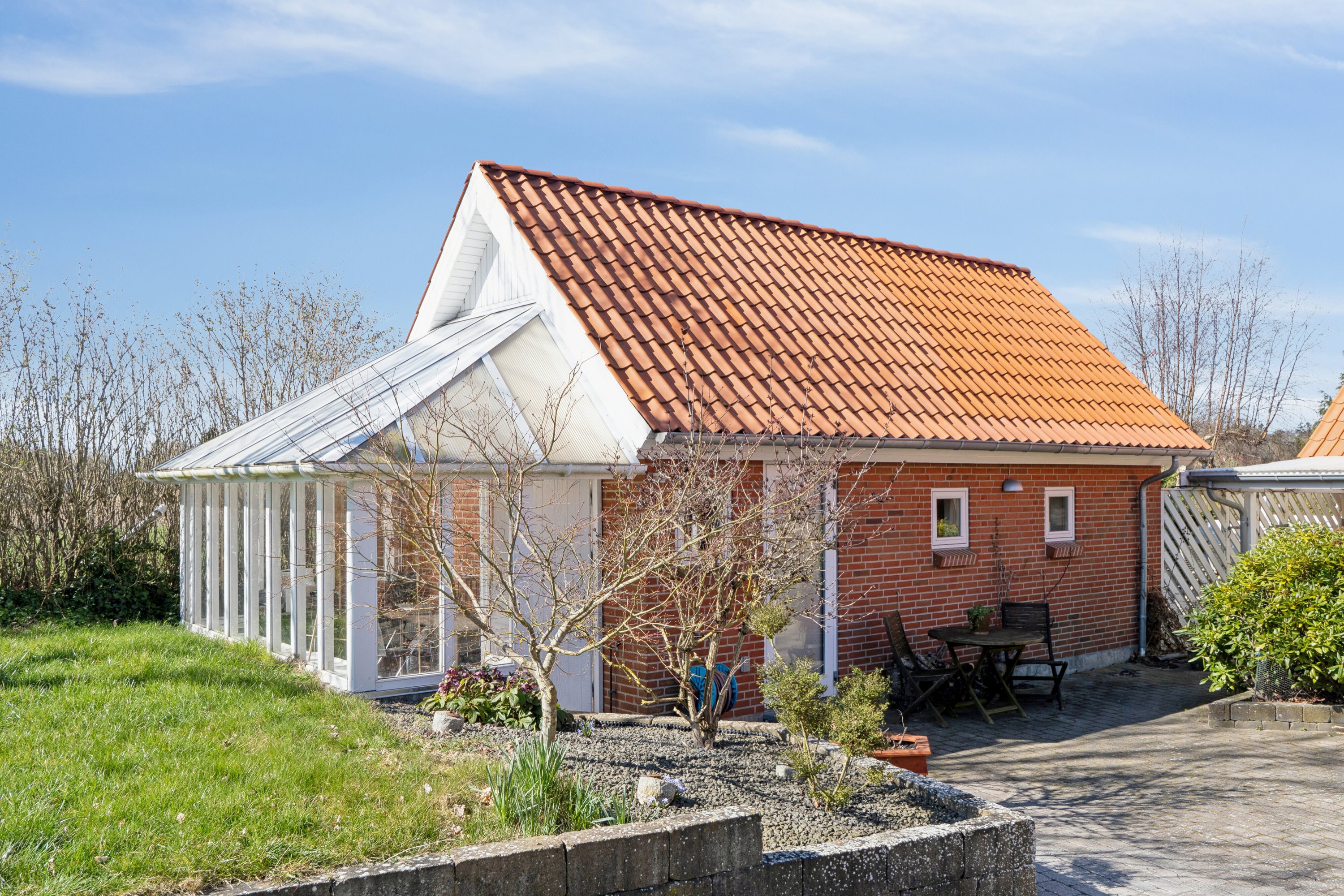 Fremhævet udendørs billede i fuldskærmstilstand. Billede af Hovvejen 29, 4772 Langebæk