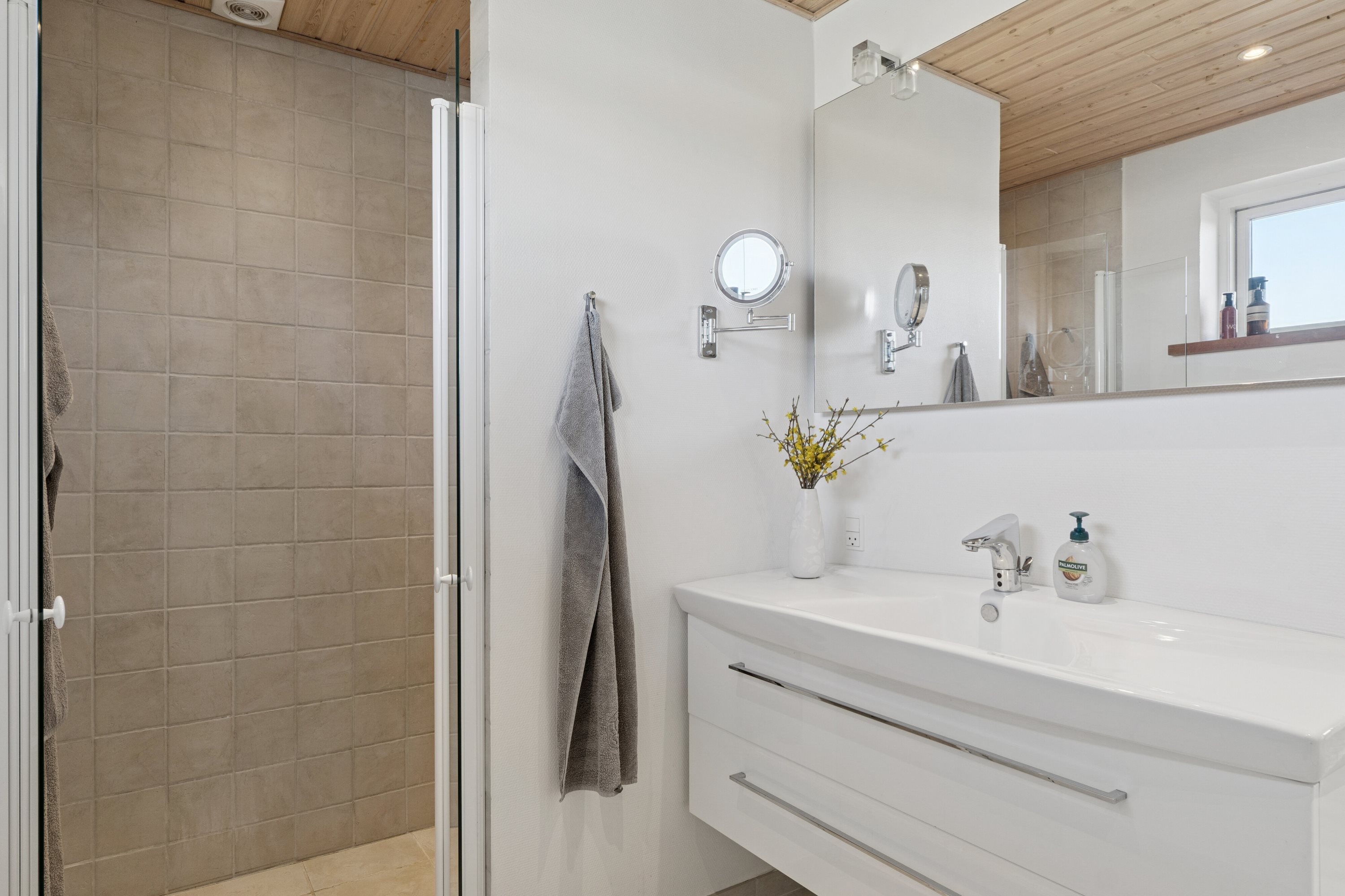 Fremhævet badeværelse billede i fuldskærmstilstand. Billede af Hovvejen 29, 4772 Langebæk